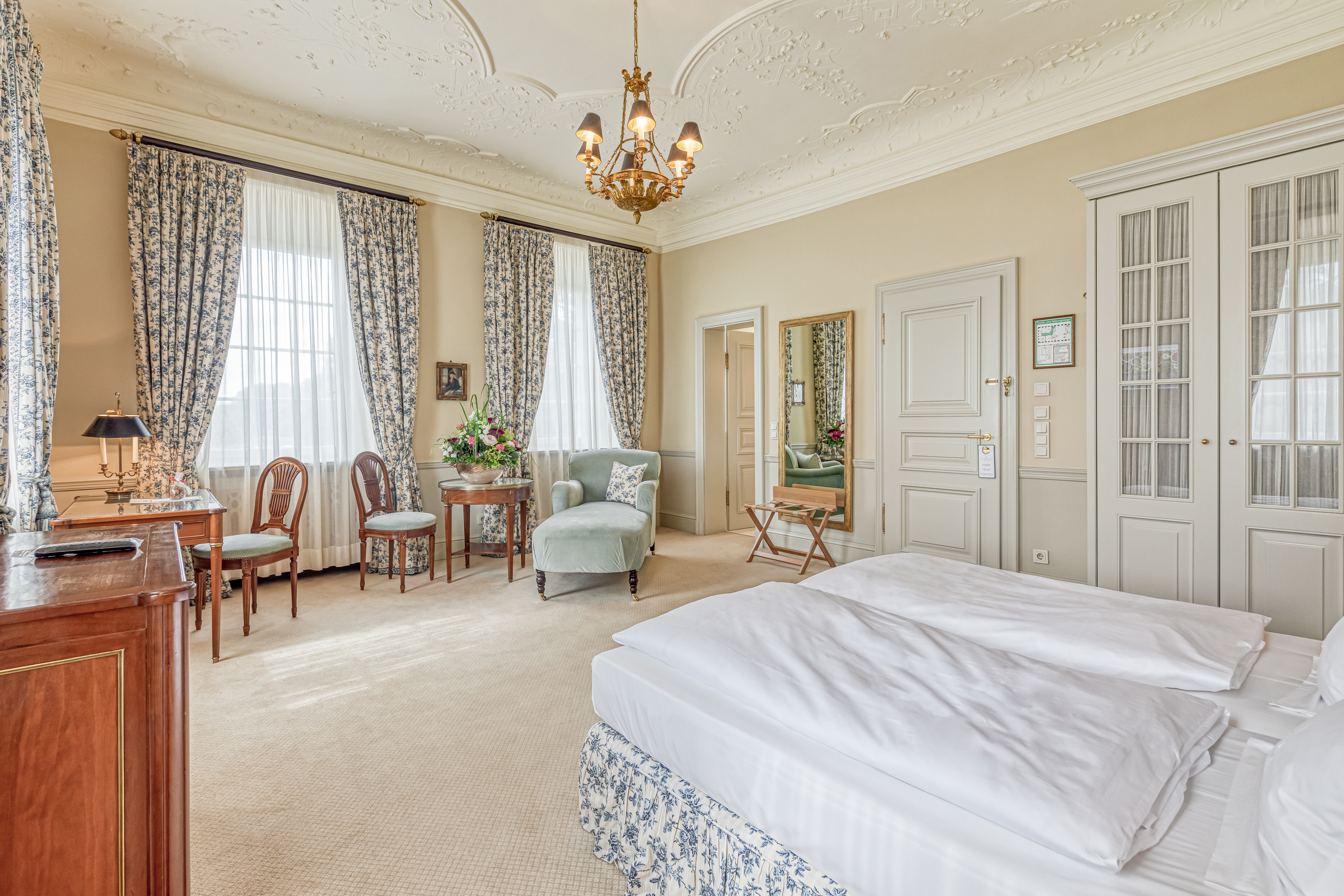 Doppelzimmer deluxe im Jagdschloss des Schlosshotels Friedrichsruhe, Zweiflingen.
