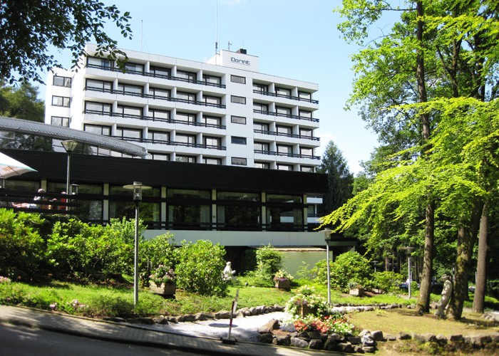 Dorint Hotel & Sportresort Arnsberg/Sauerland von Aussen.