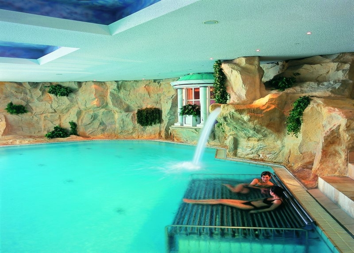 Aqua Fit Schwimmbecken im Dorint Sporthotel Garmisch-Partenkirchen.