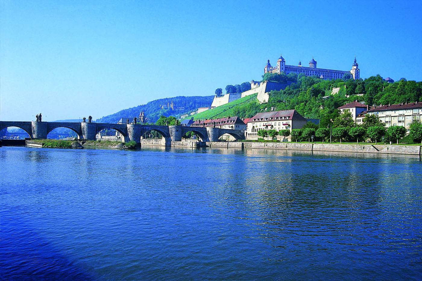 Festung und Mainbrücke Würzburg.
