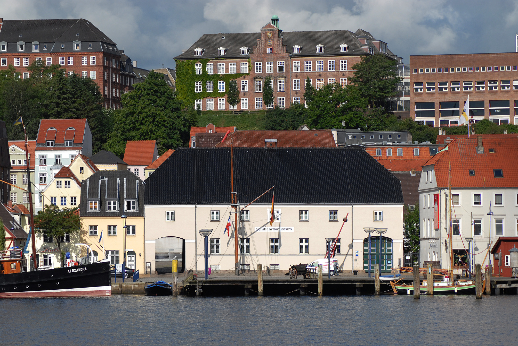 Das Flensburger Schifffahrtsmuseum am Alten Hafen.
