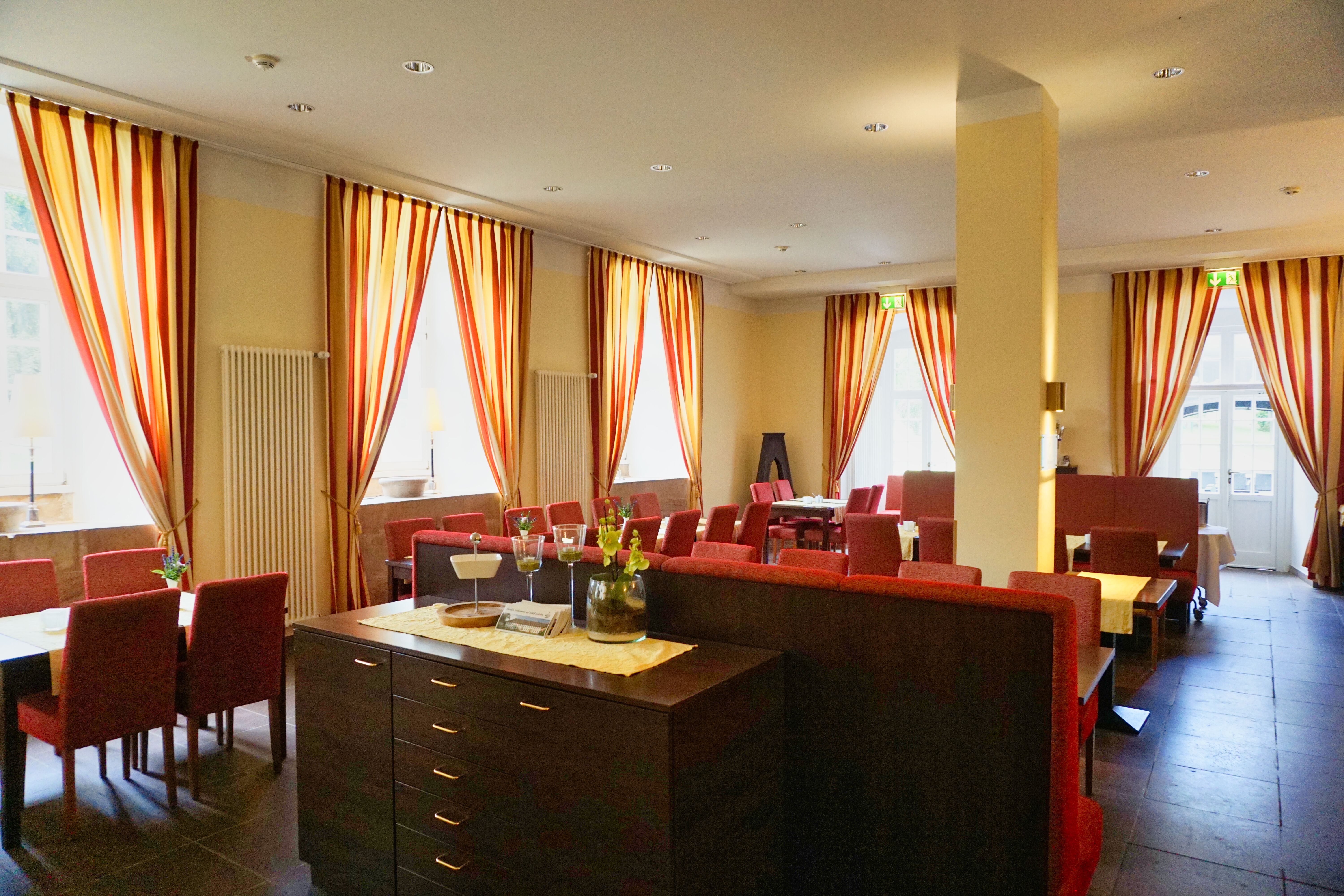 Frühstücksraum im Hotel Schloß Gehrden, Brakel.

