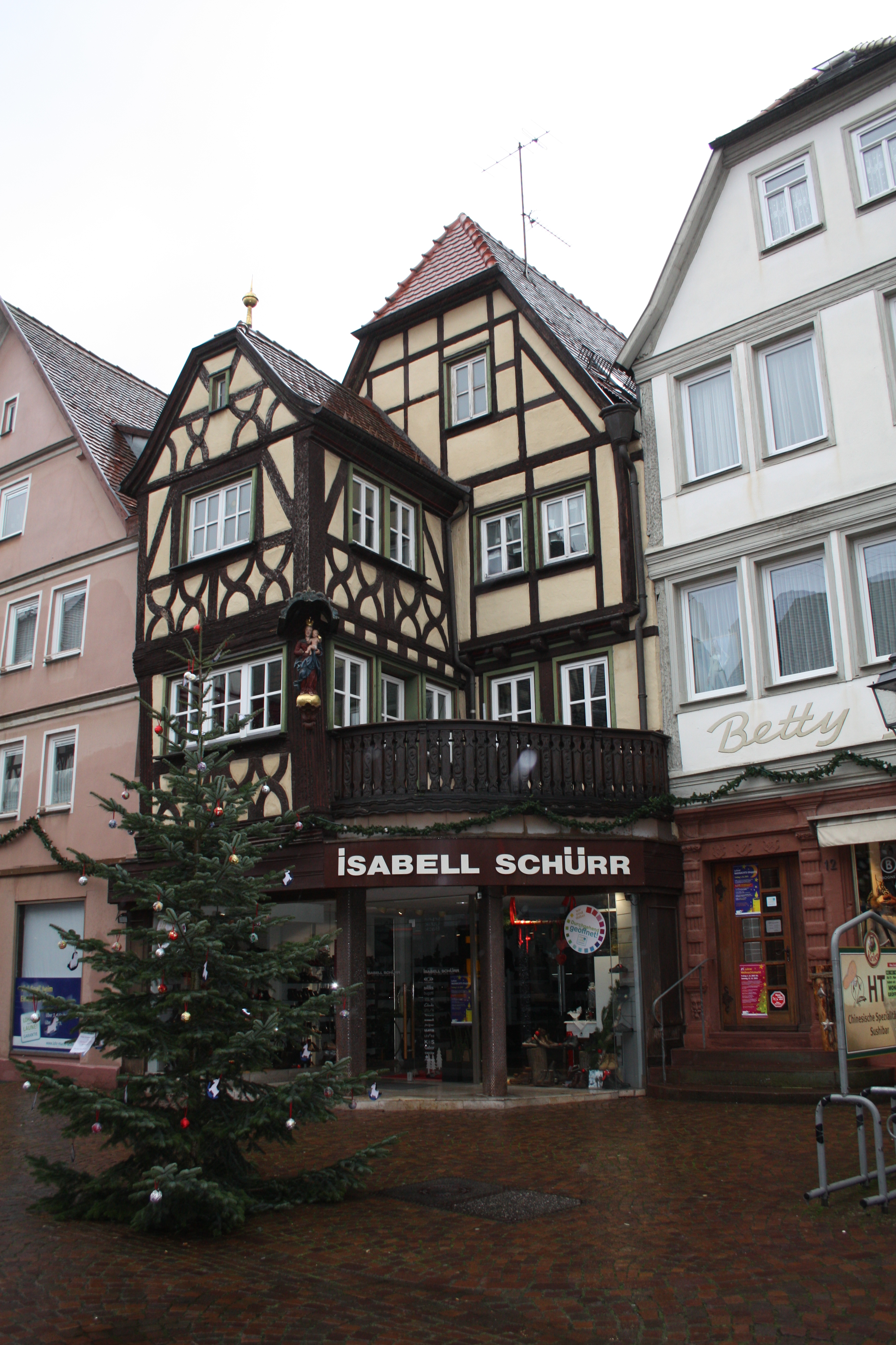 Giebelhaus in der Hauptstraße von Lohr am Main.
