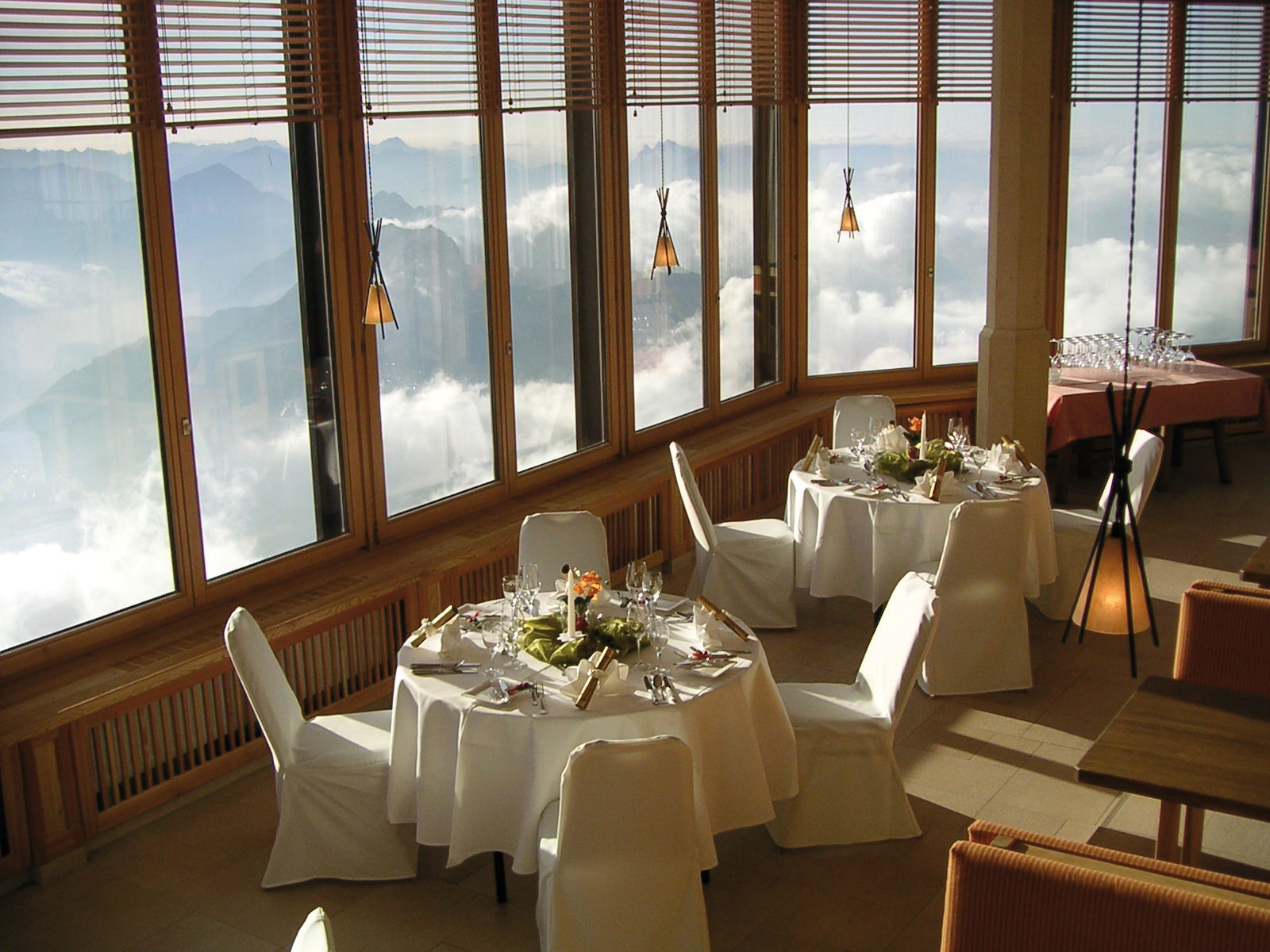 Panorama-Gipfelrestaurant am Zugspitzgipfel vom Aktiv & Familienresort Tiroler Zugspitze, Ehrwald.
