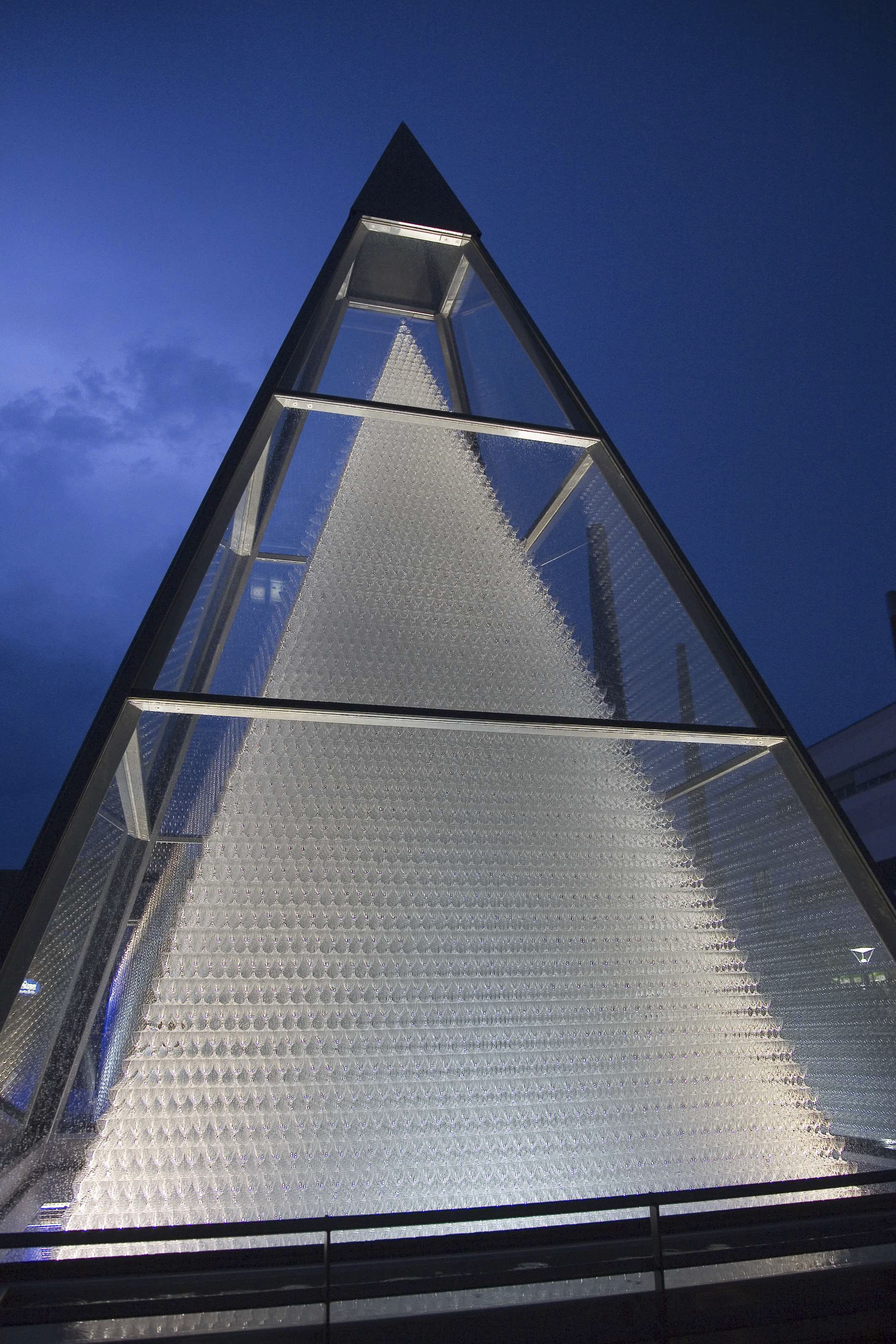 Die Glaspyramide in Zwiesel.
