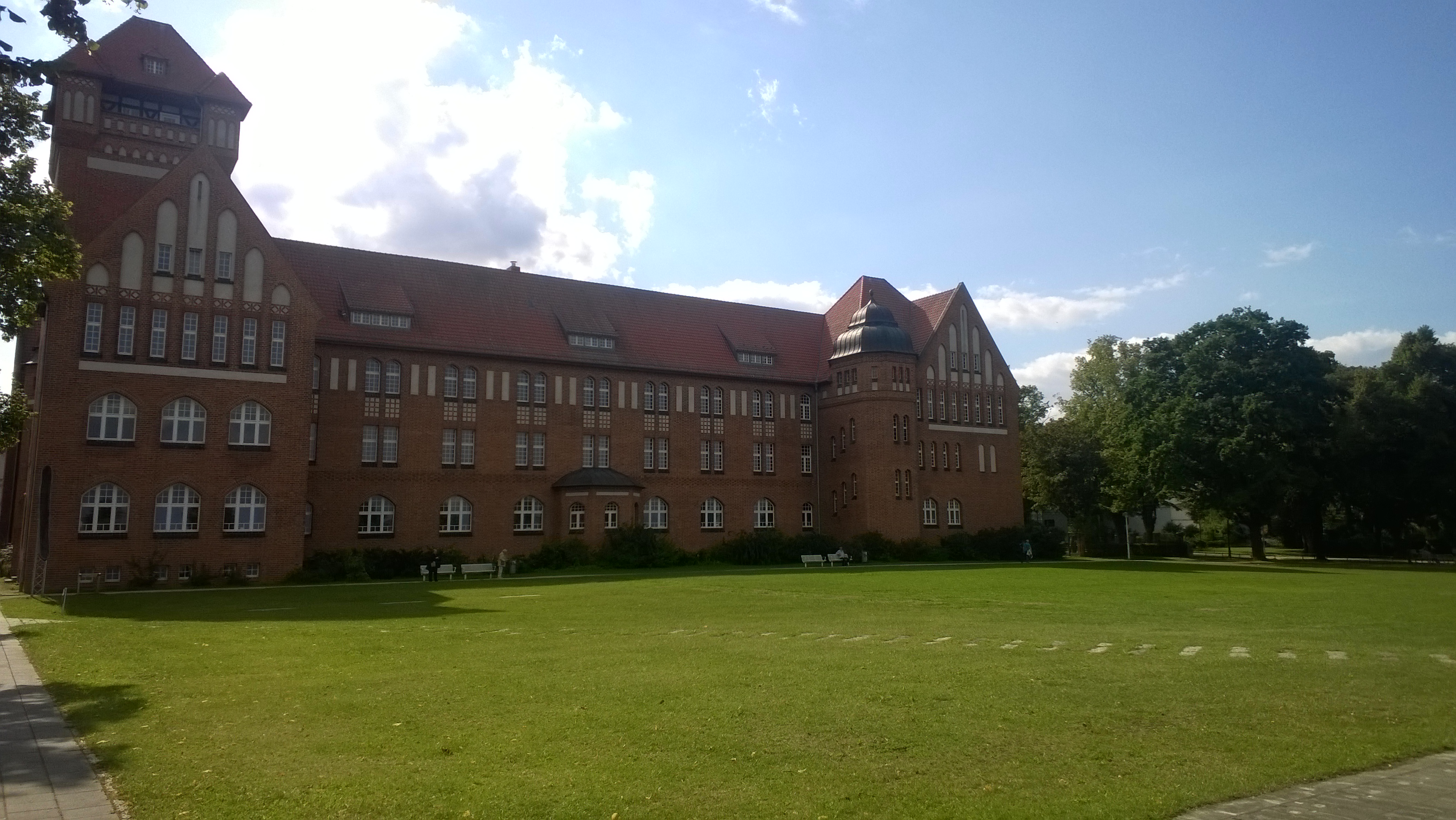 Das Hansa-Gymnasium der Hansestadt Stralsund.
