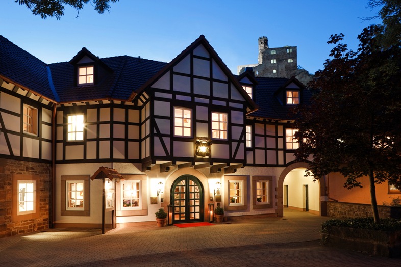 Das Hardenberg BurgHotel in Nörten-Hardenberg von Außen.
