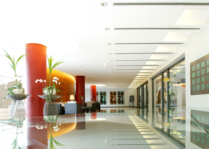 Lobby des Dorint Hotel Pallas Wiesbaden.