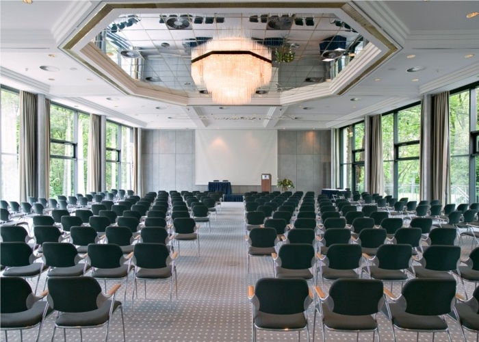 Saal Genf im Dorint Hotel Pallas Wiesbaden.