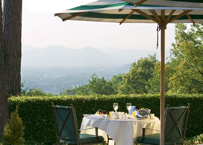 Aussicht von der Terrasse des Dorint Hotel Venusberg Bonn.