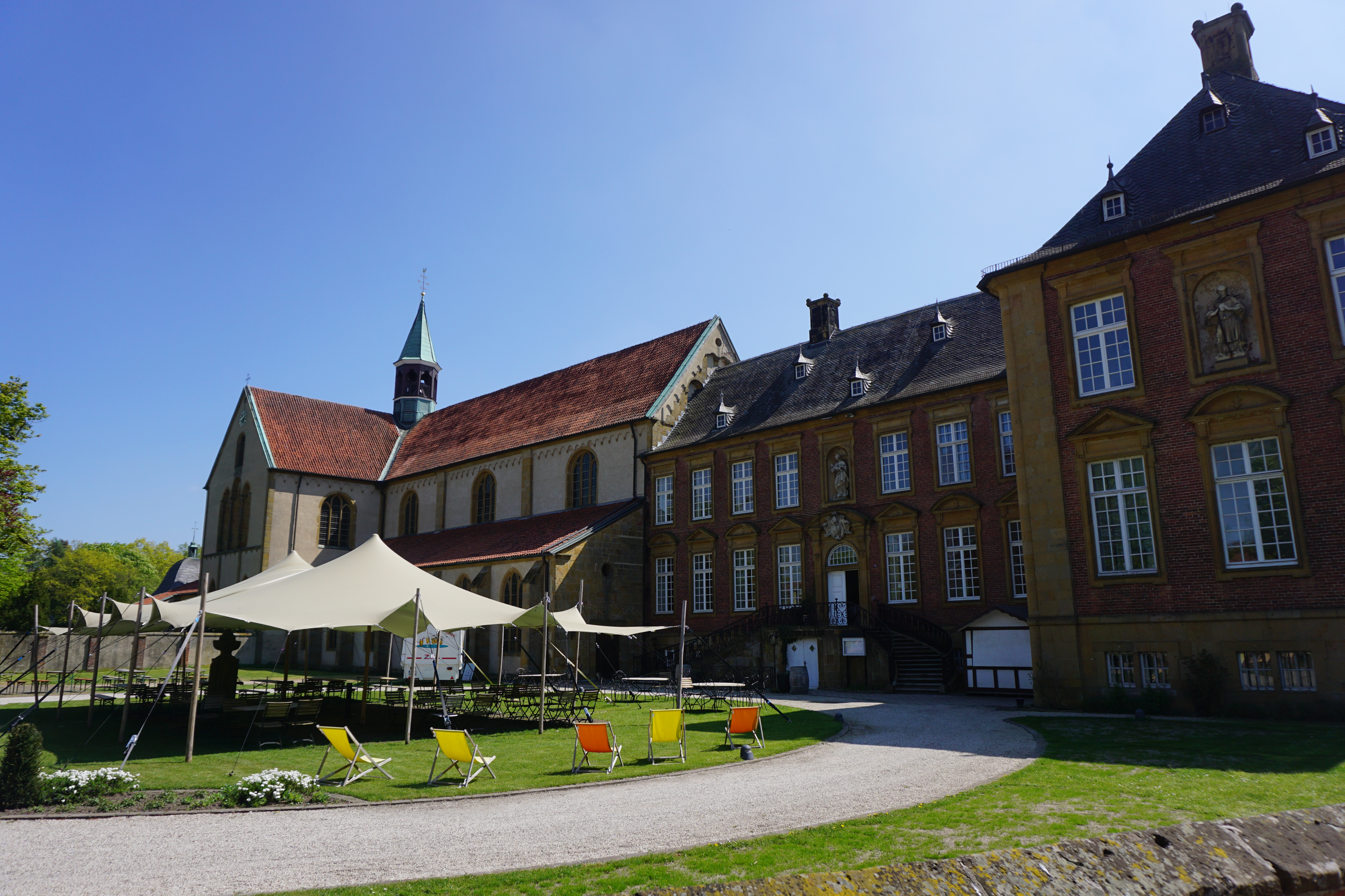 Impressionen Innenhof der Klosteranlage Marienfeld, Harsewinkel.
