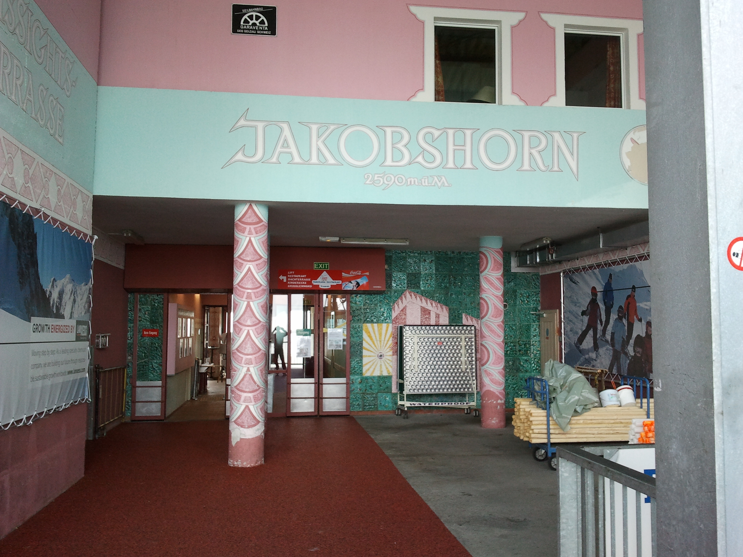 Davos: Jakobshorn Bergbahn Station.