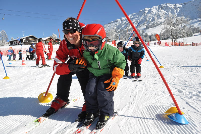 In der 1. Kinderland-Hauptstadt Bayerns (2011) kommen auch die Kleinen, wie hier in der Skischule am Iseler, voll auf ihre Kosten.

