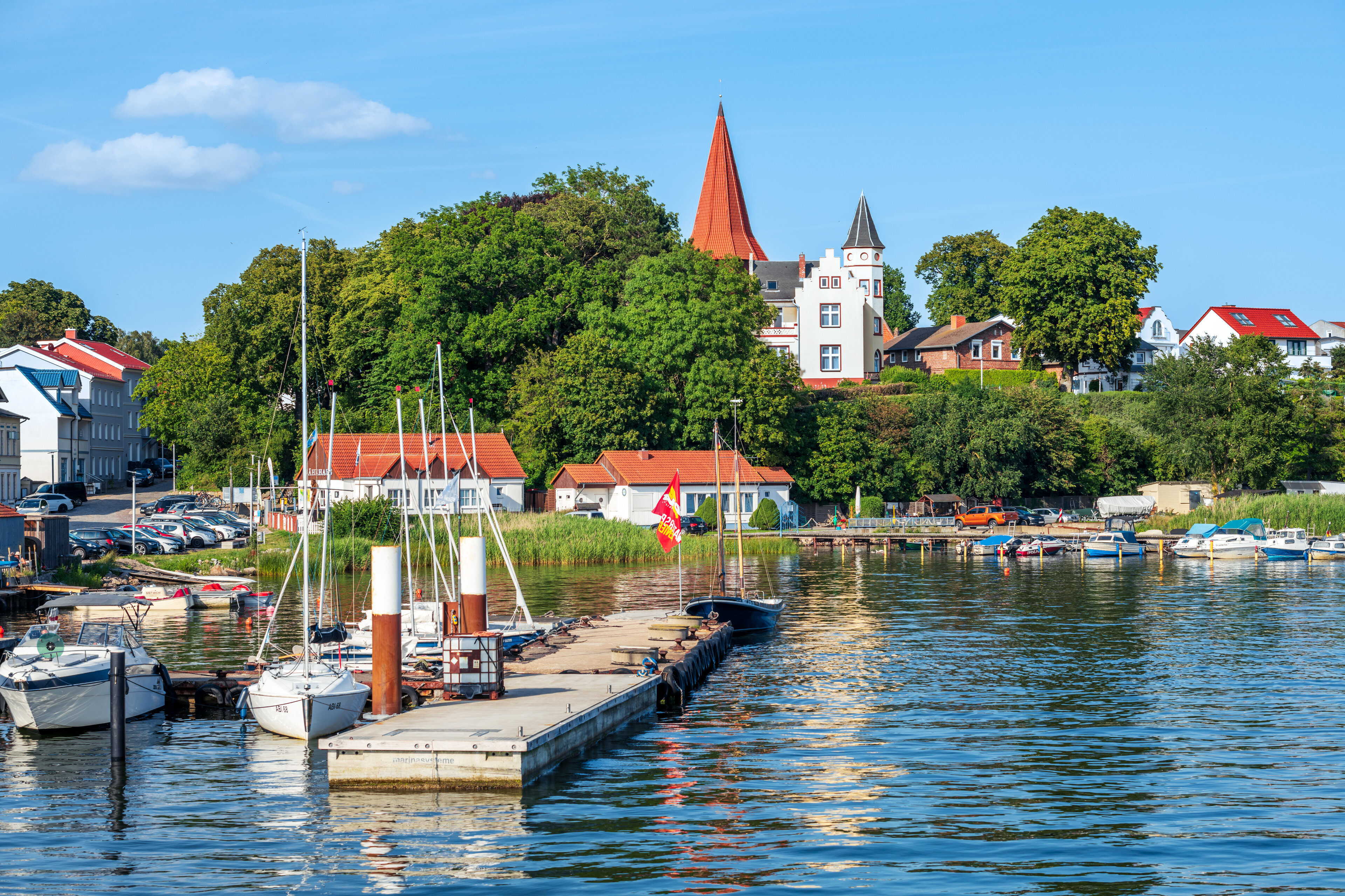 Kleiner Hafen Altefähr.
