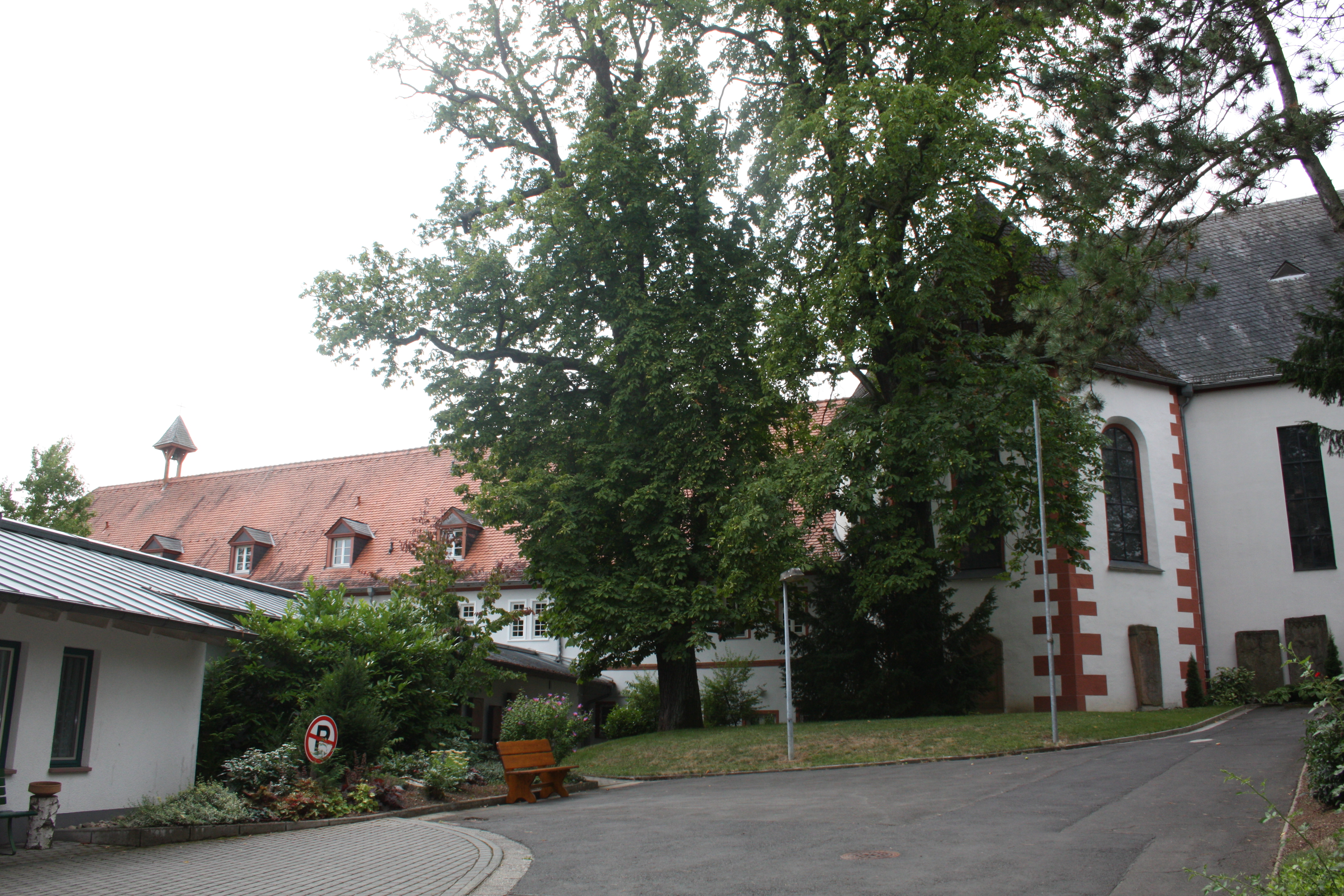 Das Kloster Engelthal in Altenstadt / Hessen mit Gästehaus.
