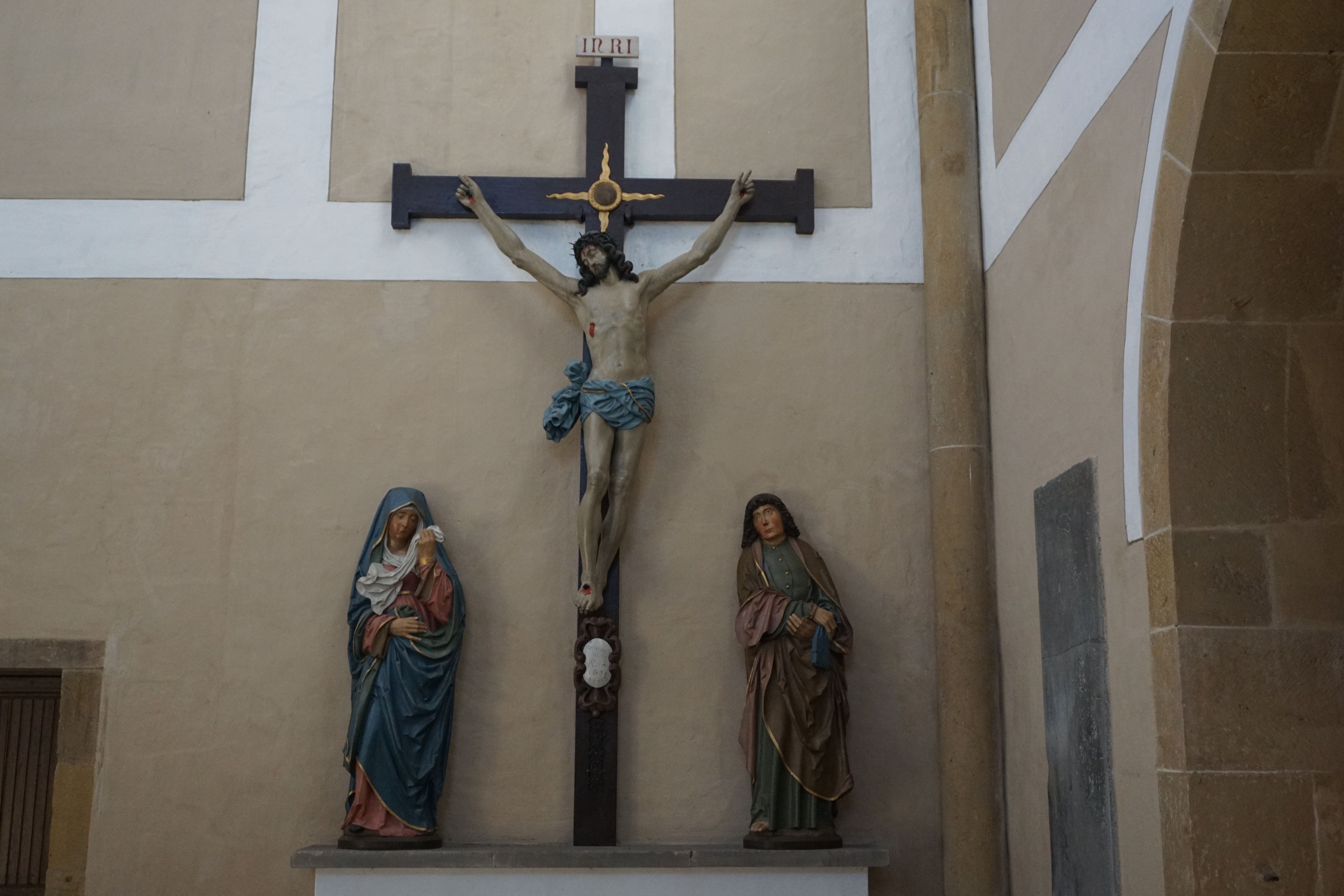 Kreuzigungsgruppe von Lettner in der Abteikirche Marienfeld, Harsewinkel.
