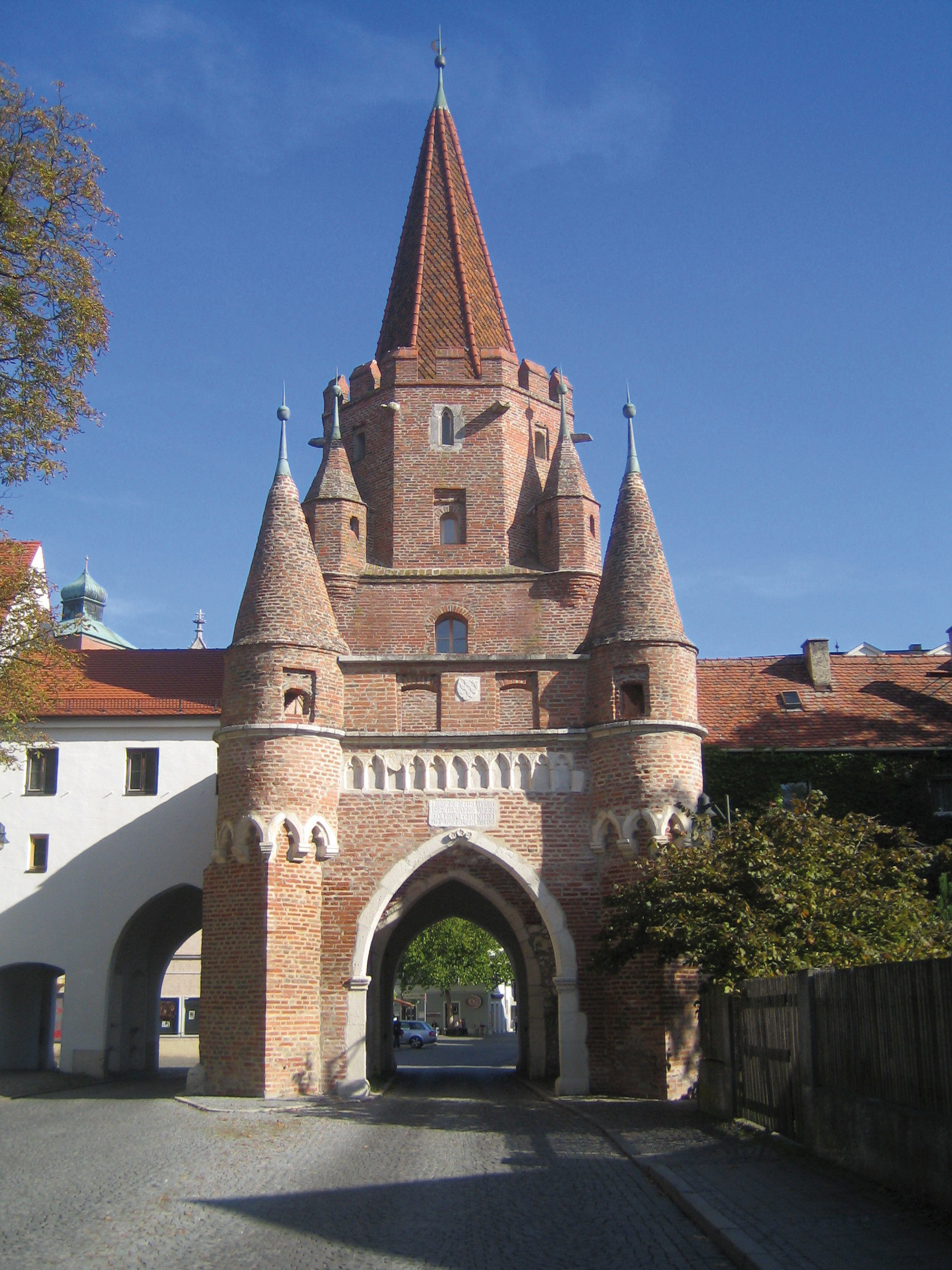 Das Kreuztor, das Wahrzeichen der Stadt Ingolstadt.
