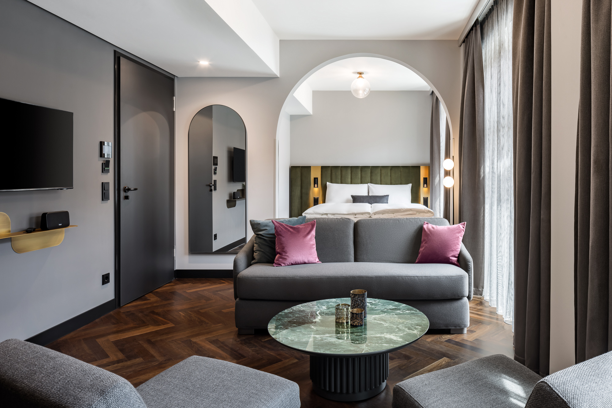 L Apartment mit Balkon AMANO HOME Leipzig