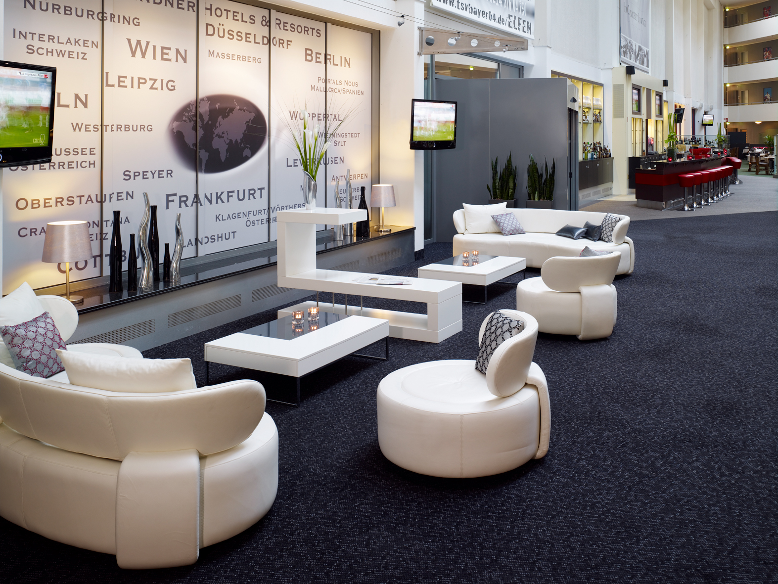 Lobby des Lindner Hotel BayArena Leverkusen.