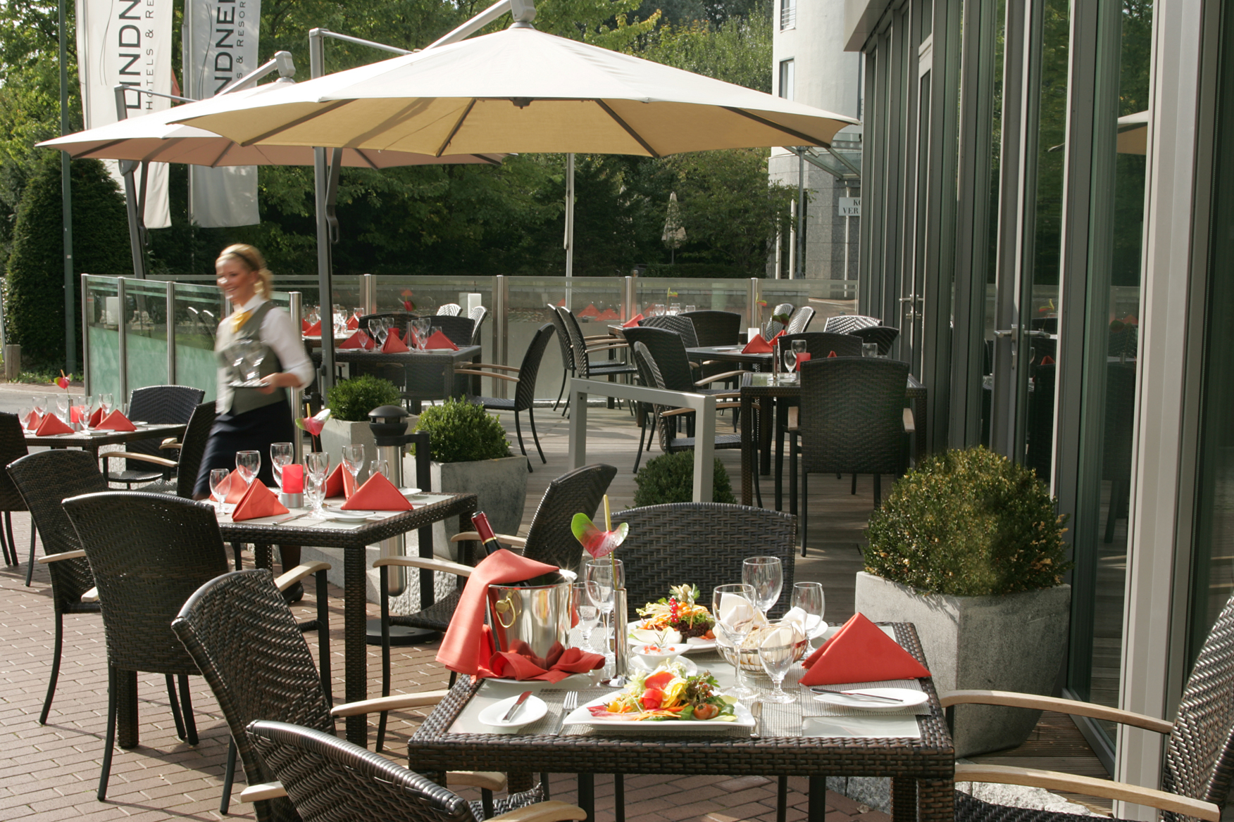 Terrasse Lindner Hotel Düsseldorf Airport.