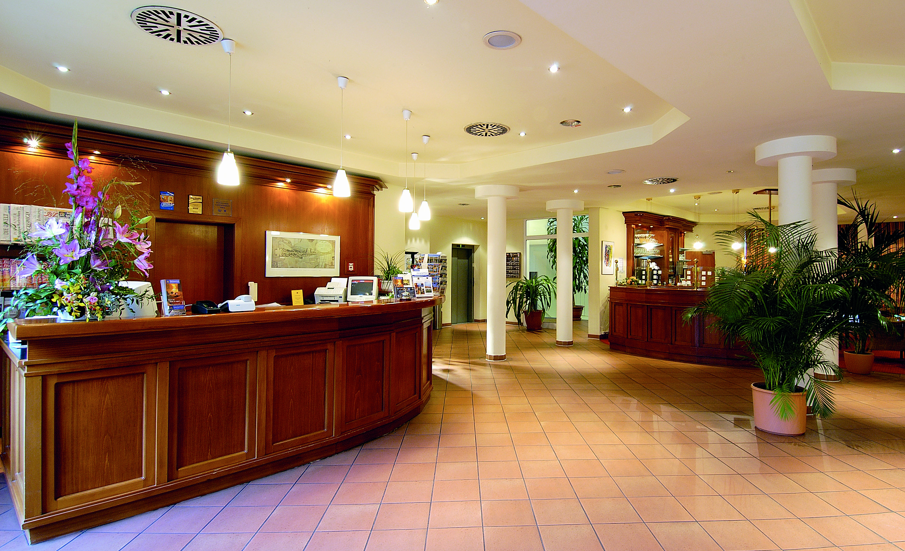 Lobby des Best Western Grand City Parkhotel Potsdam.
