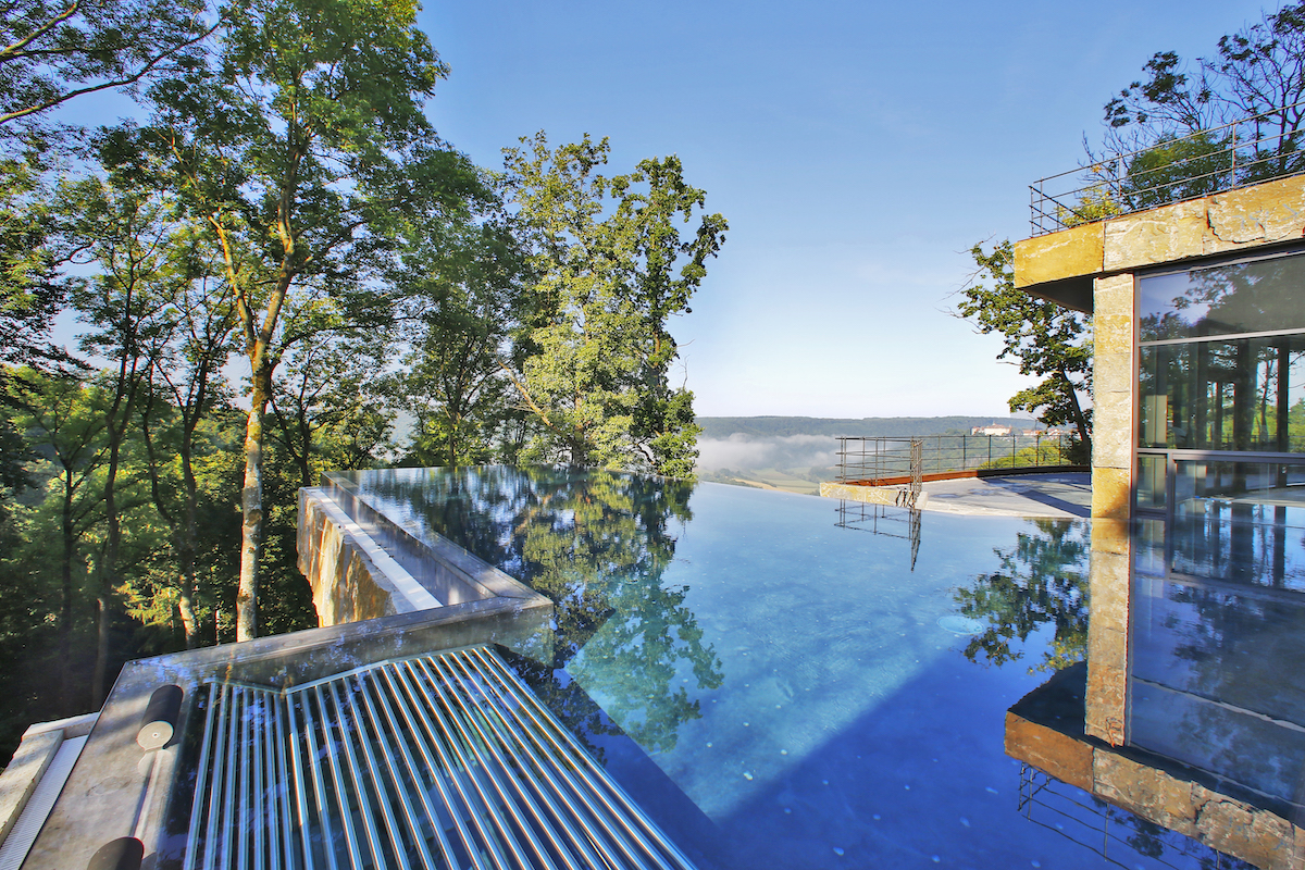 Infinity Pool MAWELL RESORT, Langenburg.
