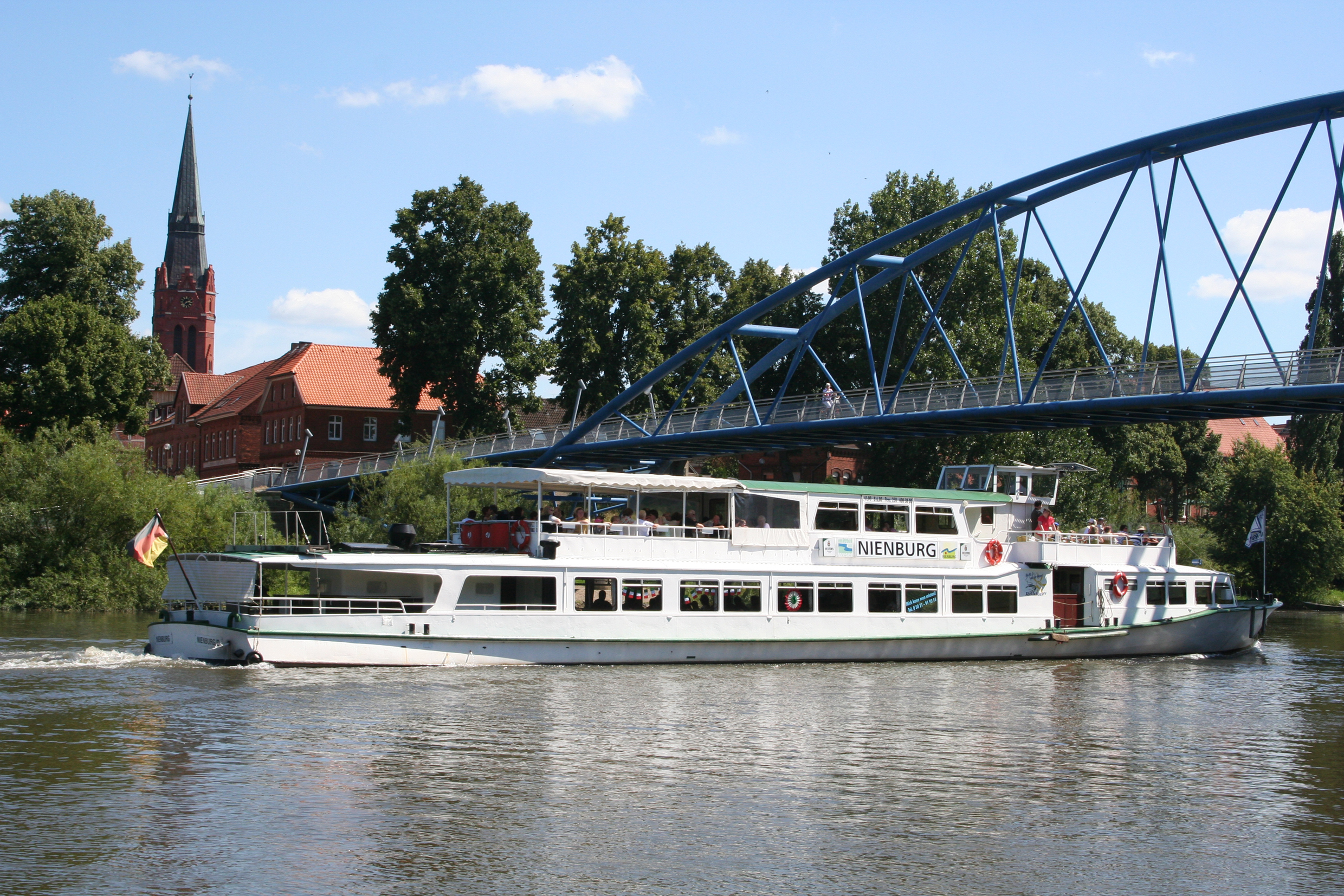 Die MS Nienburg auf der Weser.