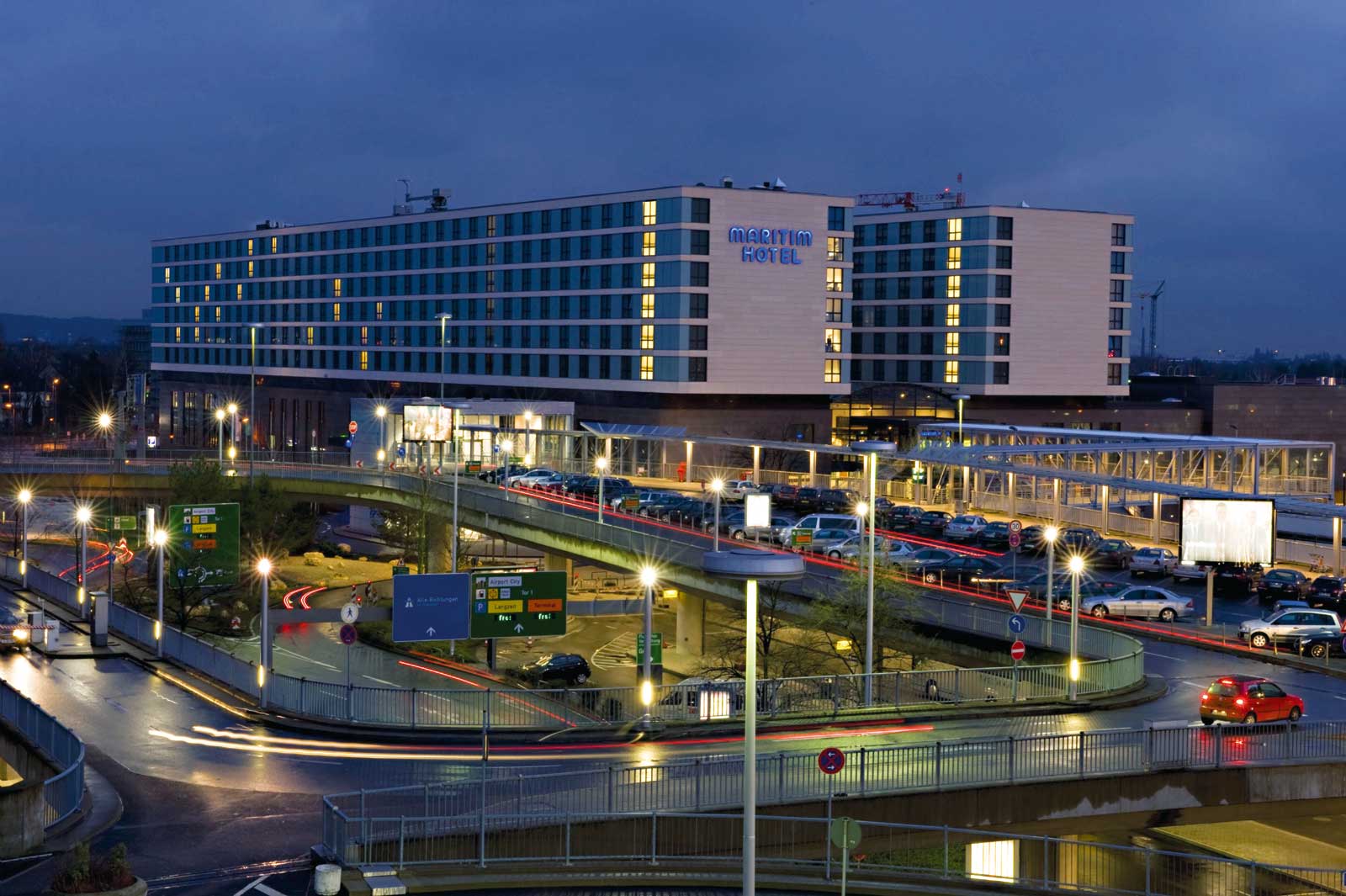 Außenansicht des Maritim Hotel Düsseldorf.