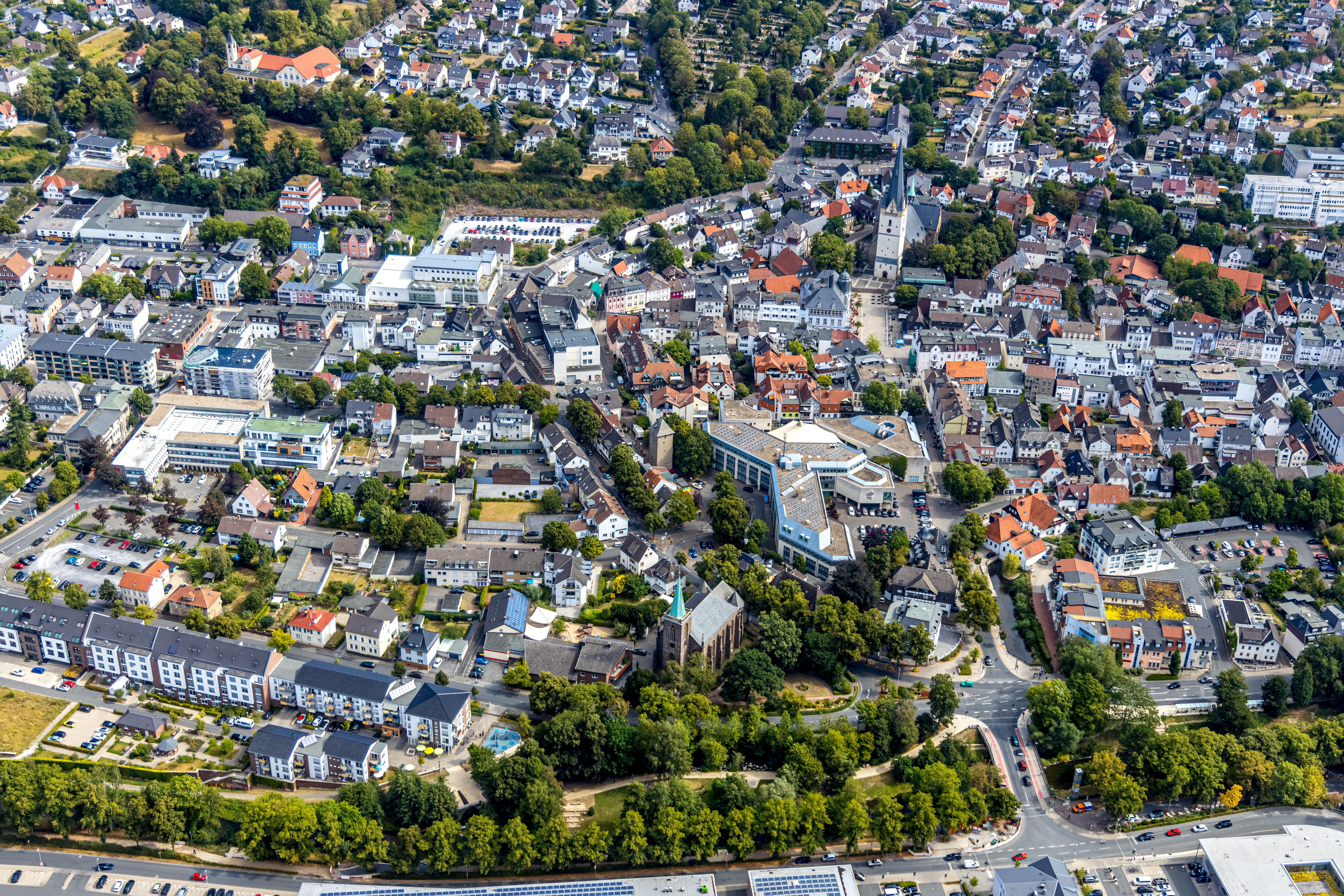 Luftbild von Menden.

