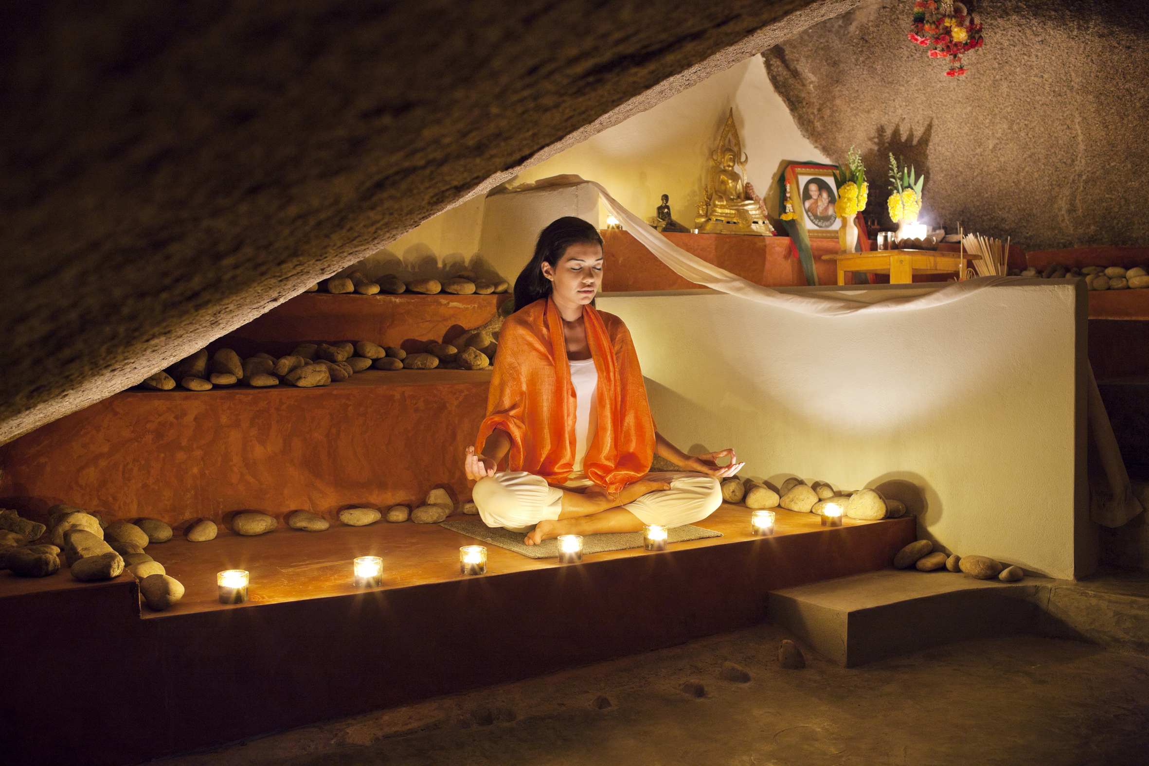 Die alte Mönchshöhle ist das Herz von Kamalaya und steht Gästen jederzeit offen.
