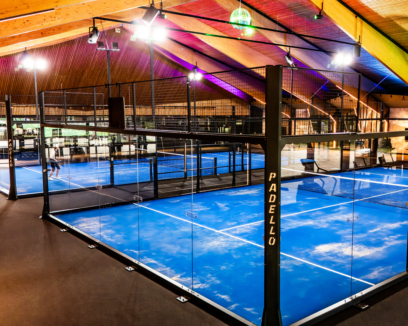 Padelplätze im Hotel Vier Jahreszeiten am Schluchsee.
