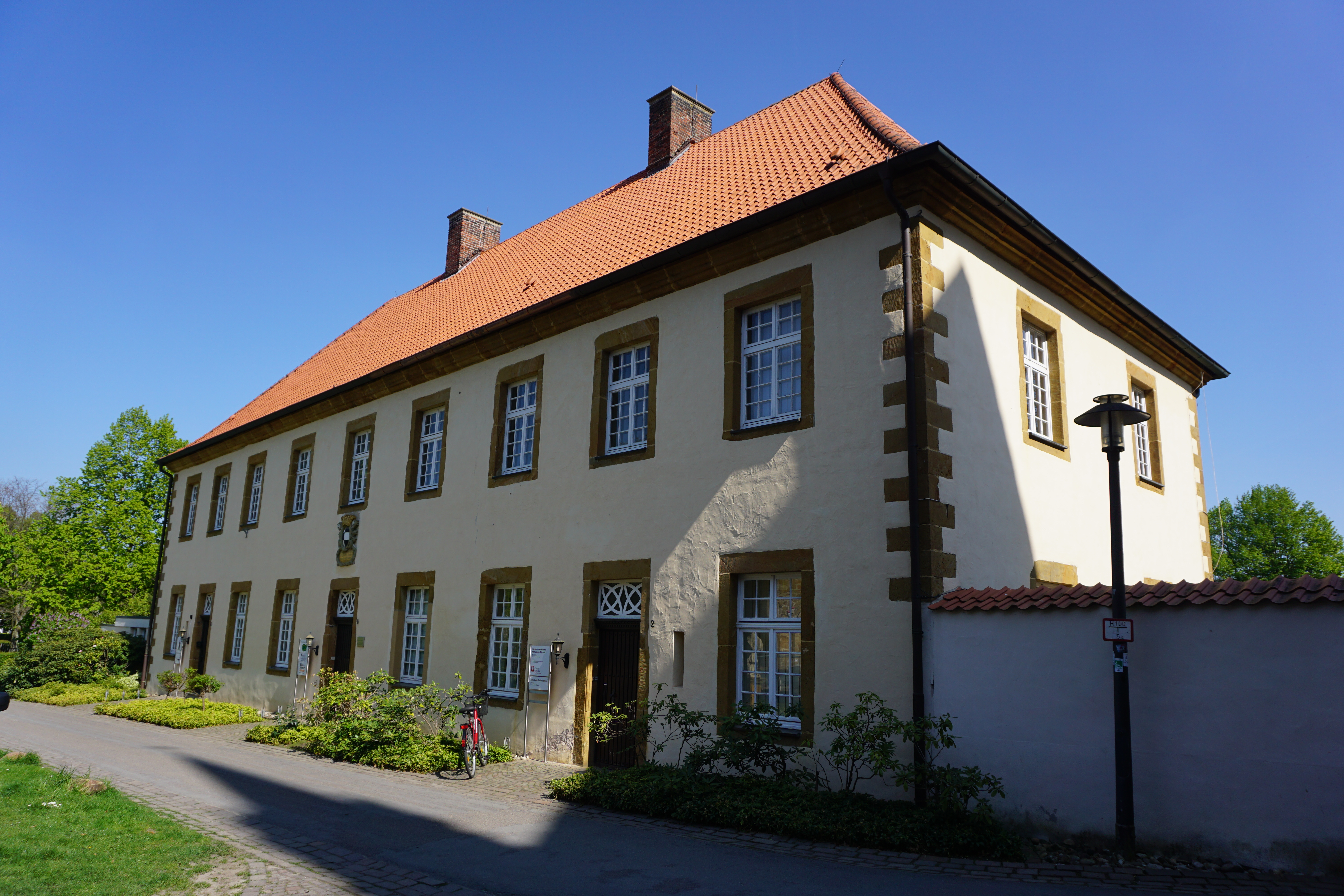 Pfarrhaus der ehemaligen Klosteranlage Herzebrock, Herzebrock-Clarholz.
