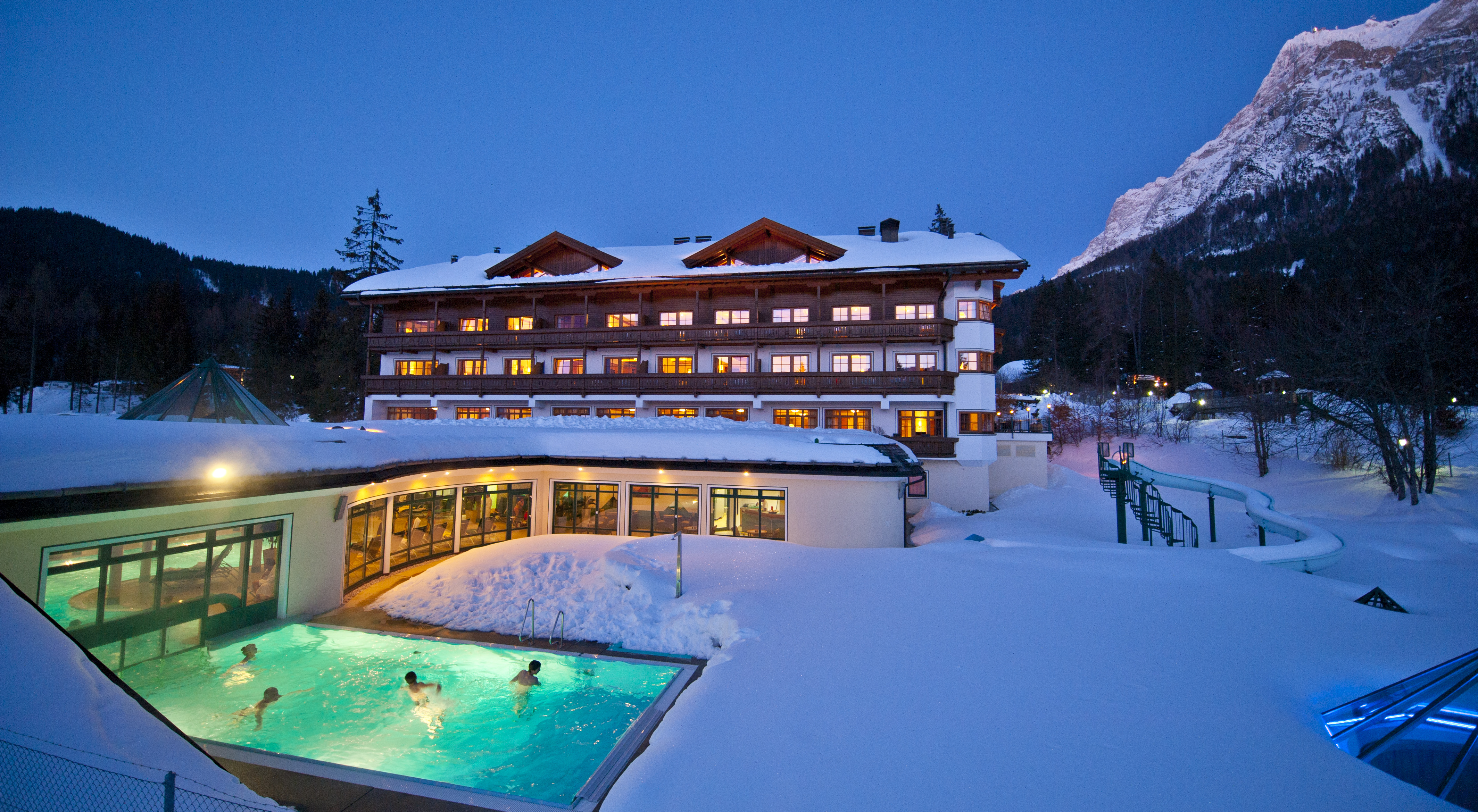 Pool- und Wellnessbereich vom Aktiv & Familienresort Tiroler Zugspitze, Ehrwald.
