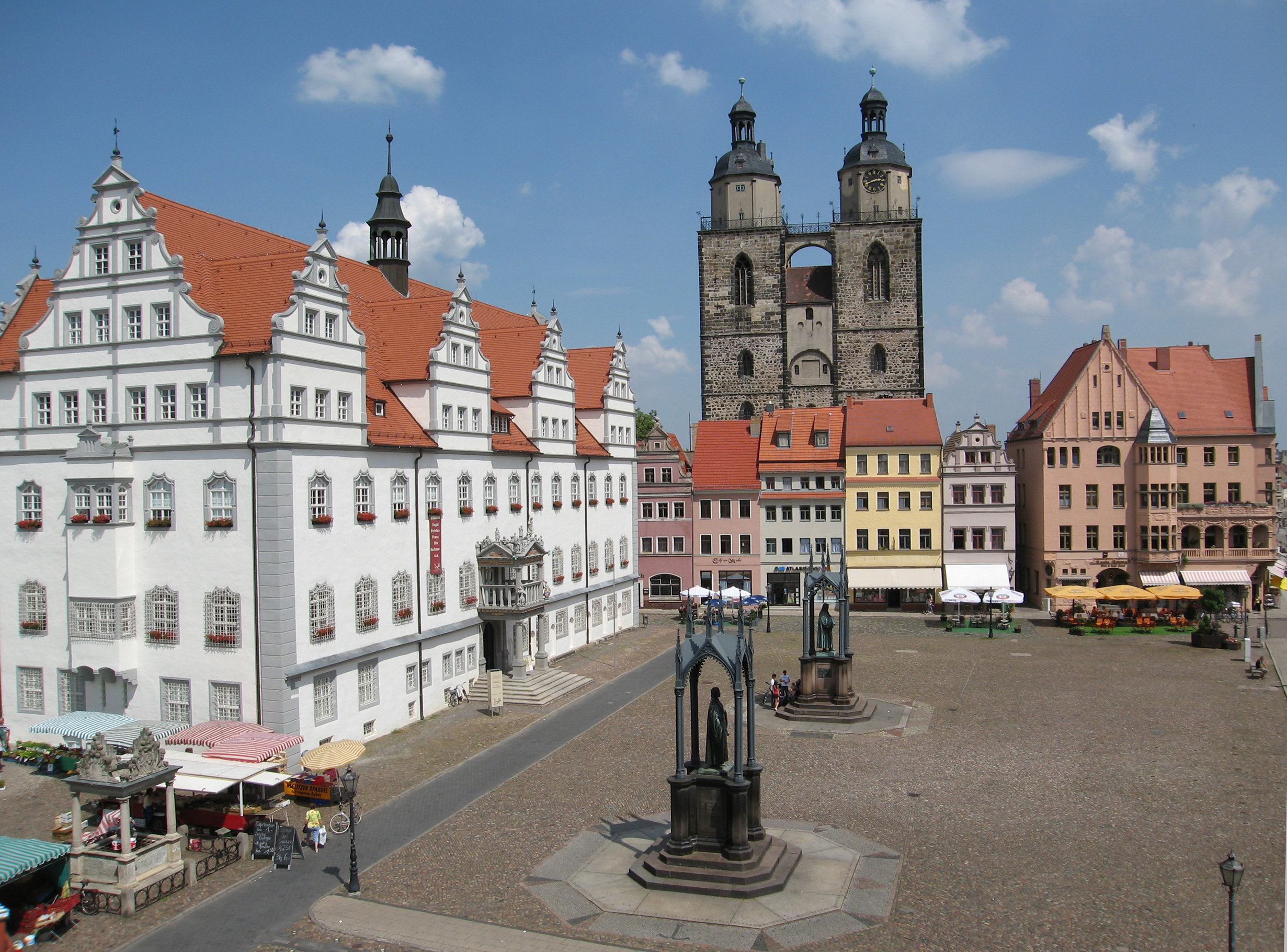 Marktplatz und Rathaus Wittenberg.
