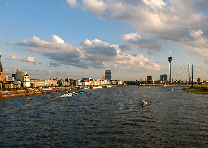 Der Rhein bei Düsseldorf.
