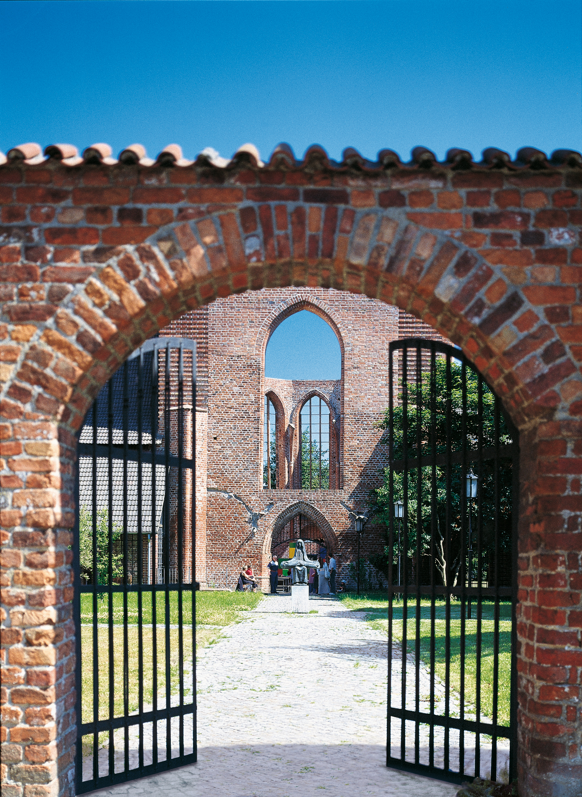 Die Ruine des Johannisklosters in der Hansestadt Stralsund.
