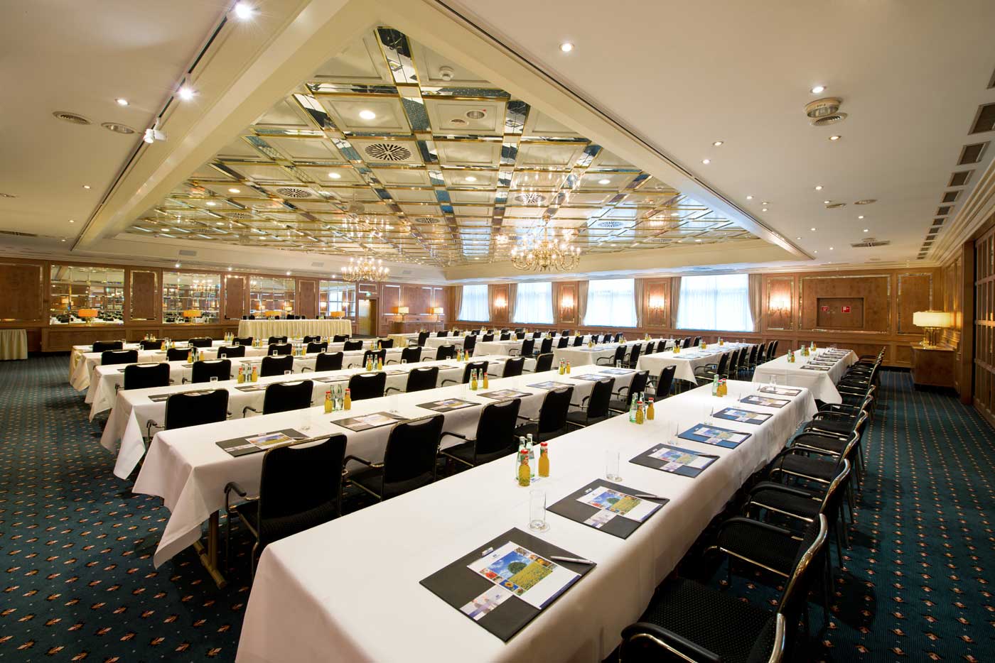 Saal Maritim des Maritim Hotel Stuttgart.
