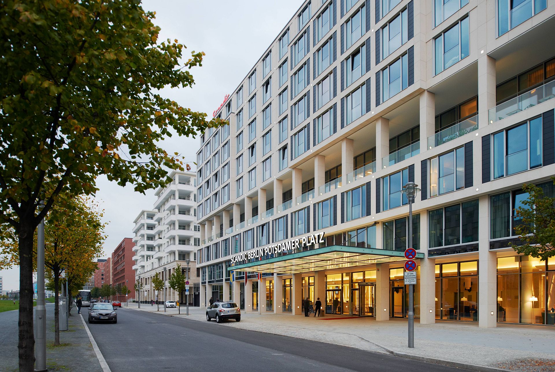 Außenansicht vom Hotel Scandic Potsdamer Platz, Berlin.
