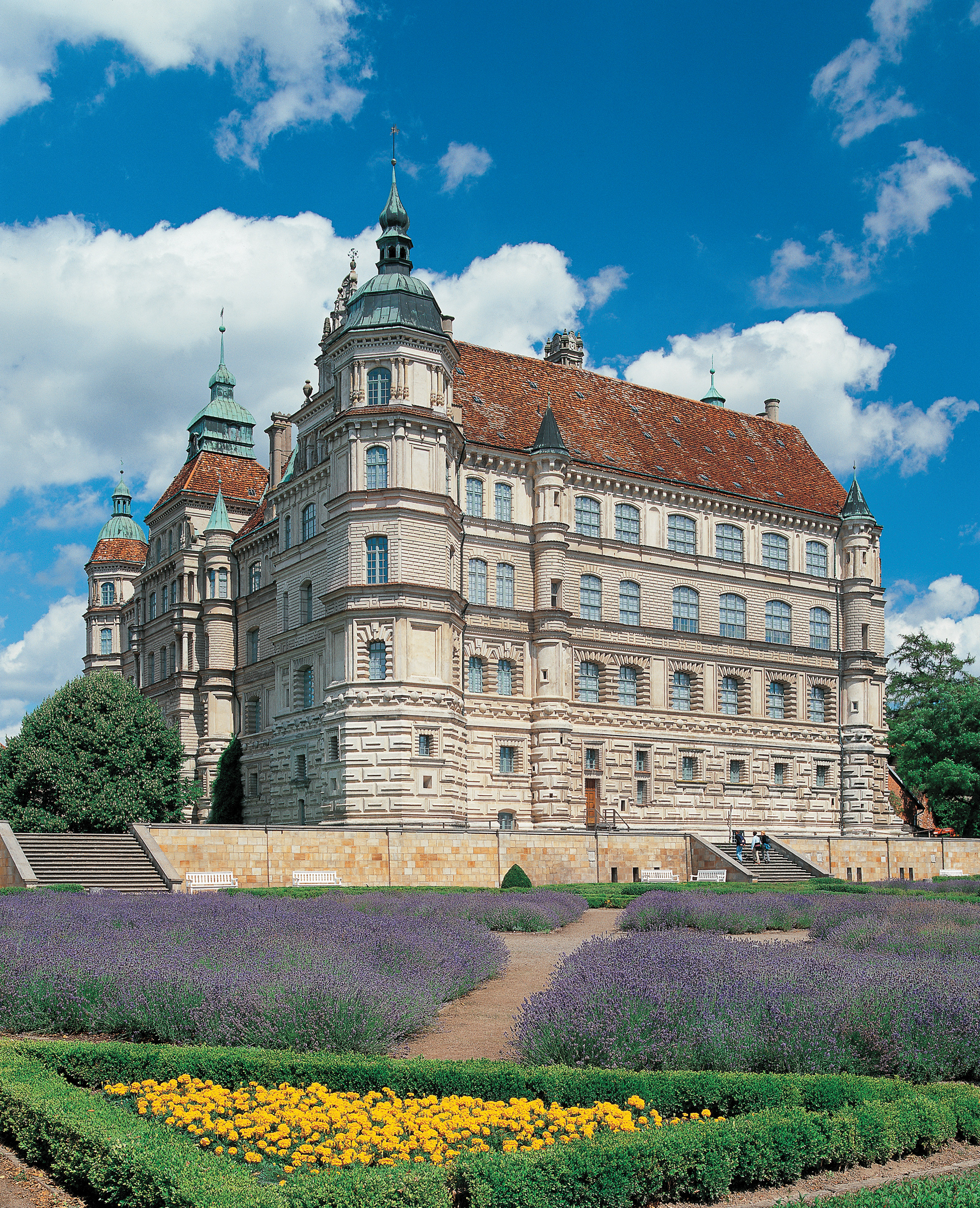 Schloss Güstrow wurde in der zweiten Hälfte des 16. Jahrhunderts als Residenz für die Landesherren erbaut.
