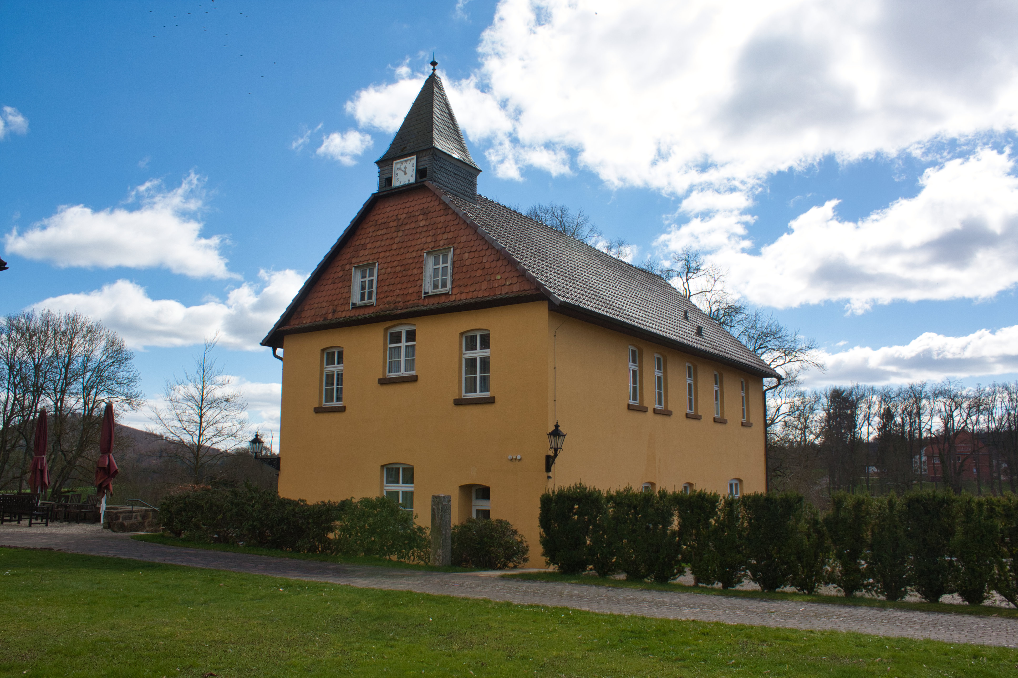 Haus Eulenburg neben dem Schloss Höhnscheid in Bad Arolsen.
