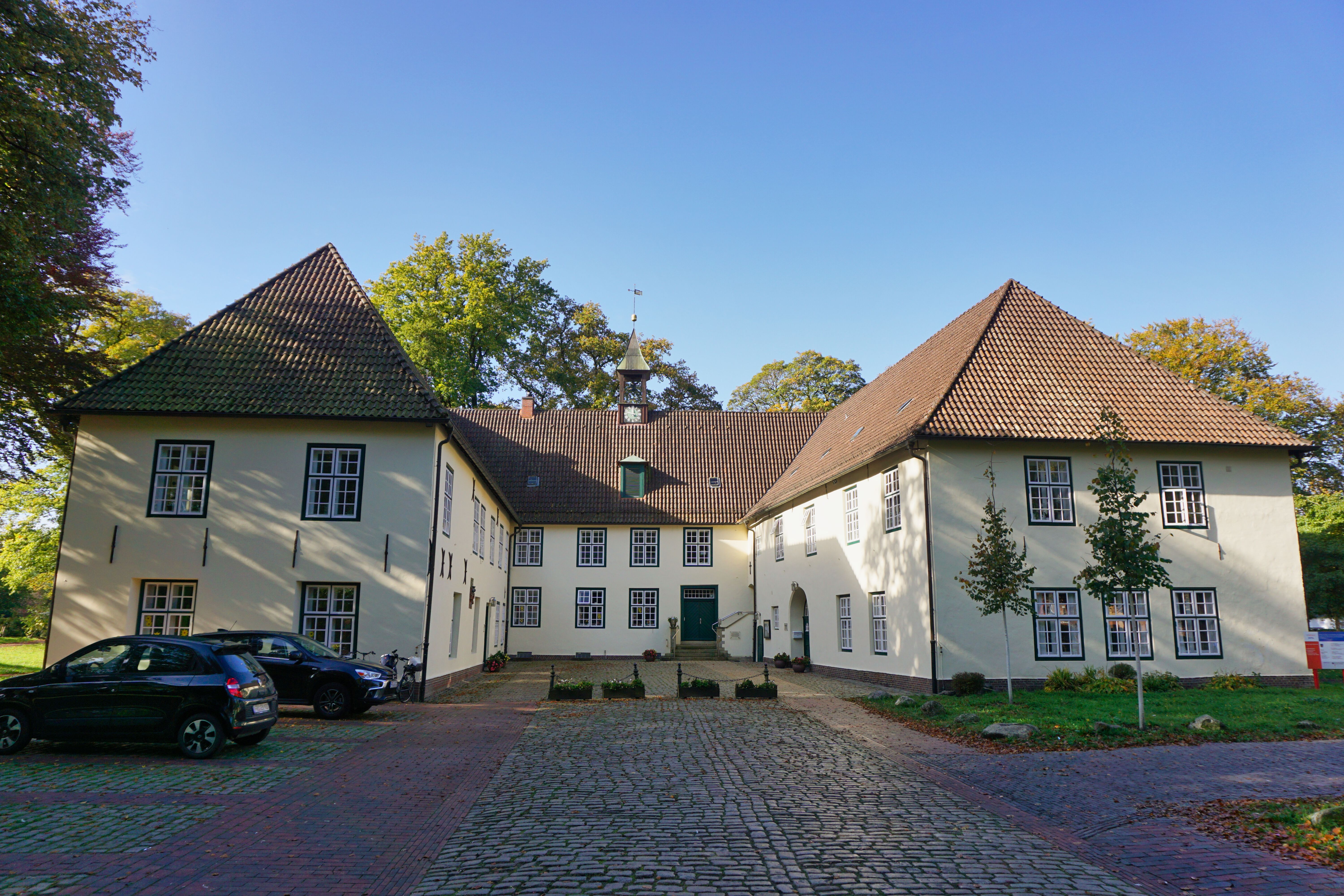 Schloss Neuenburg, Zetel.