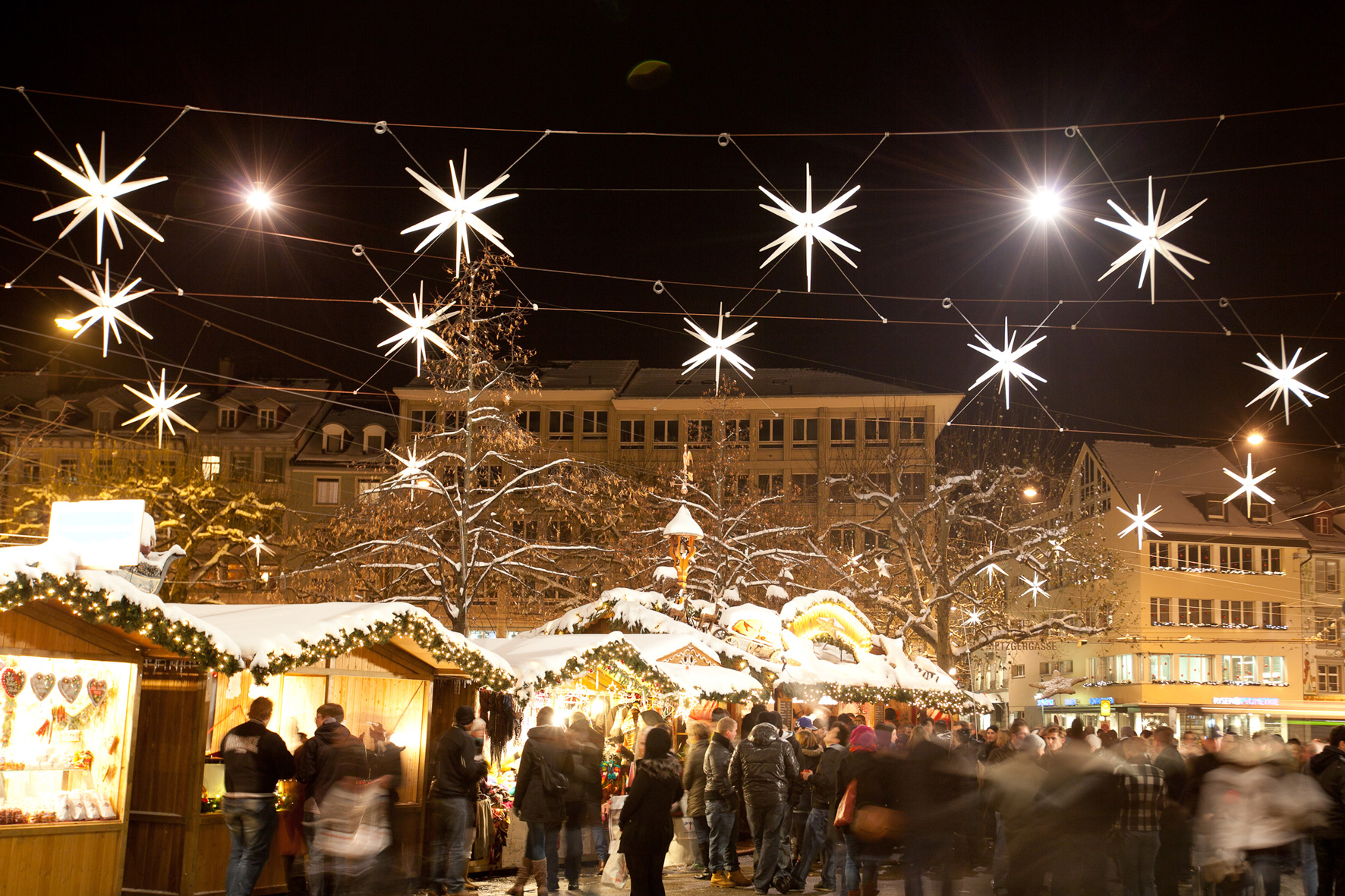 Der St. Galler Christchindli-Markt im Sternenglanz.
