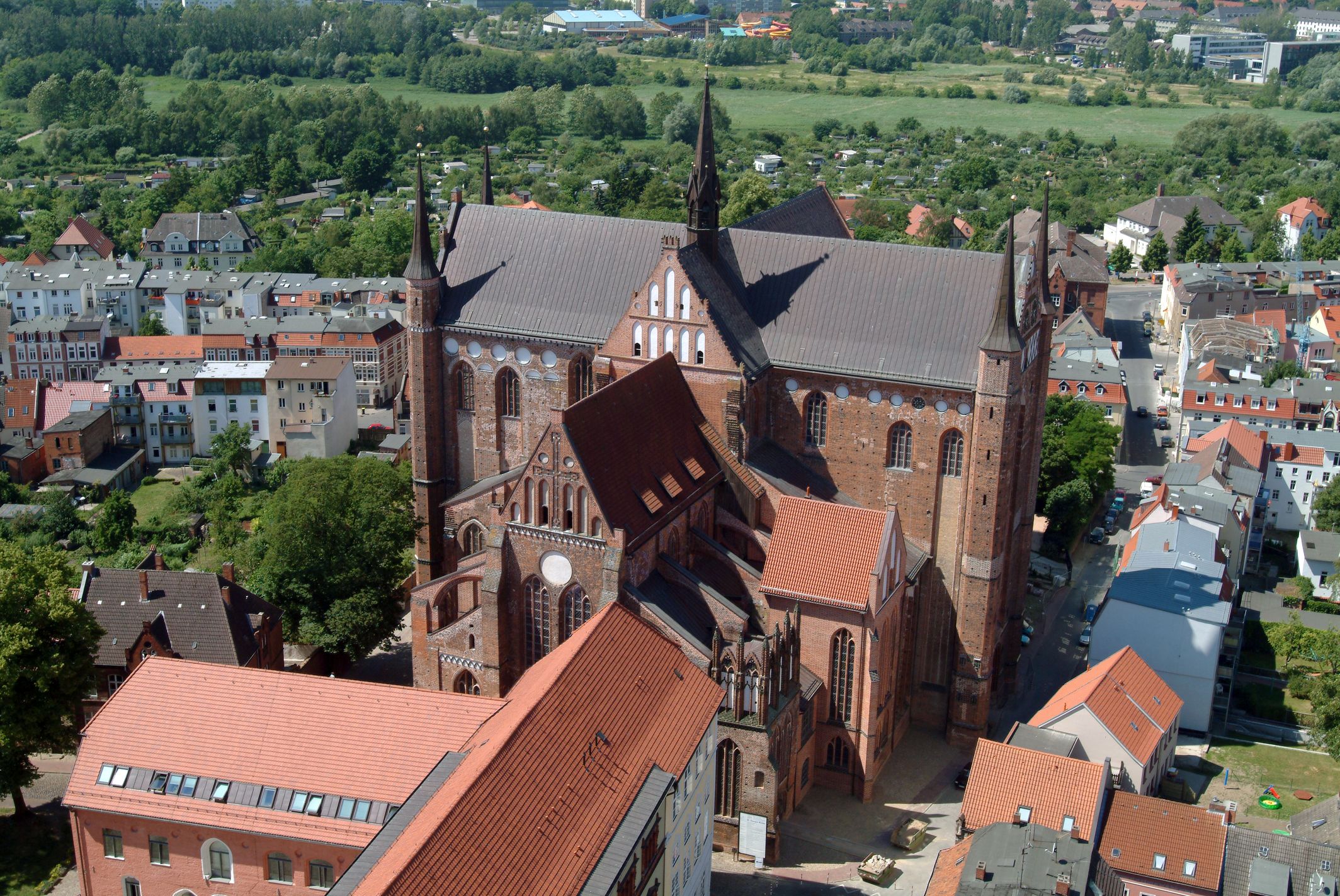 Die St.Georgen Kirche ist eine der drei großen Hauptkirchen Wismars und ein hervorragendes Baudenkmal norddeutscher Backsteingotik.
