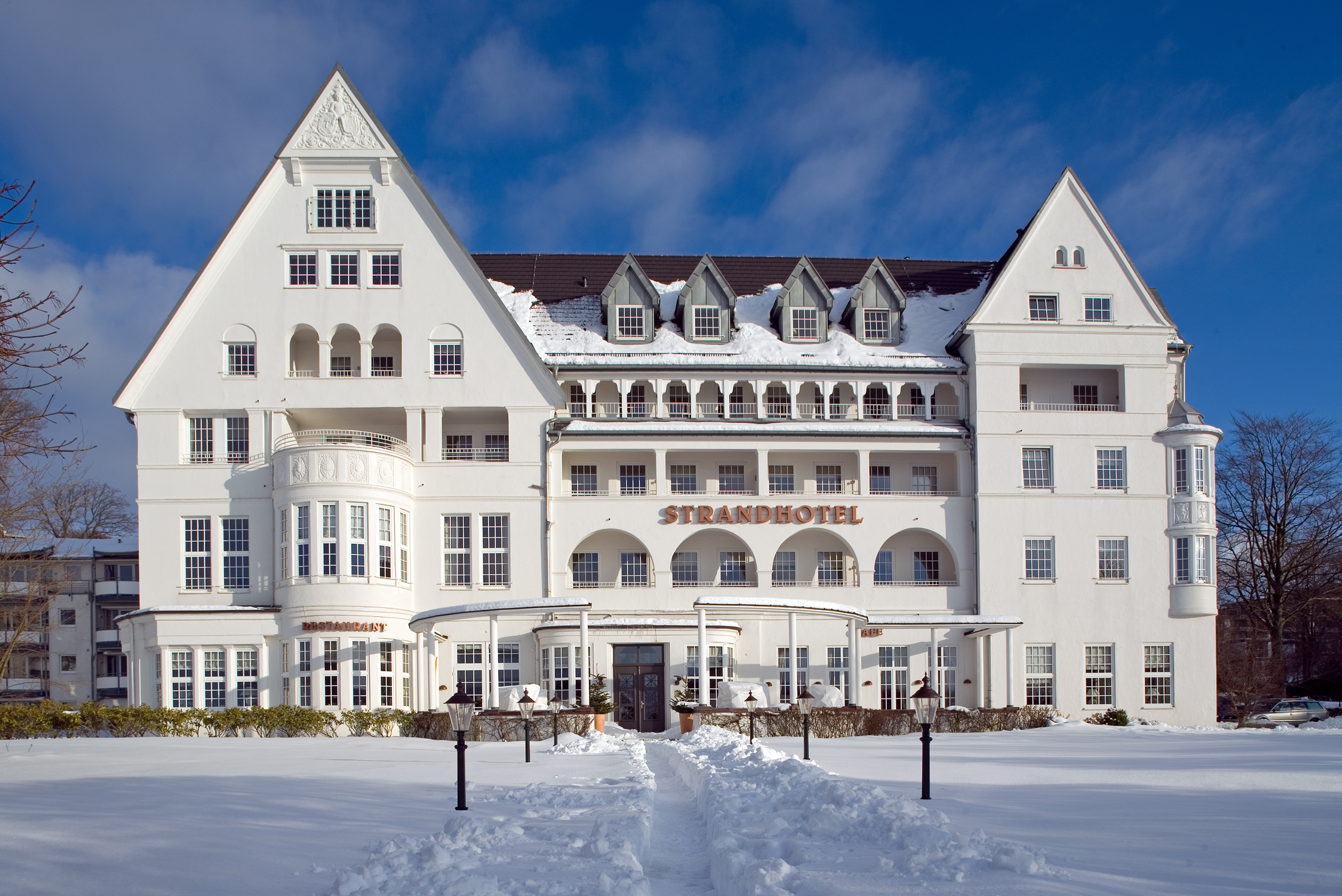 Strandhotel Glücksburg im Winter.
