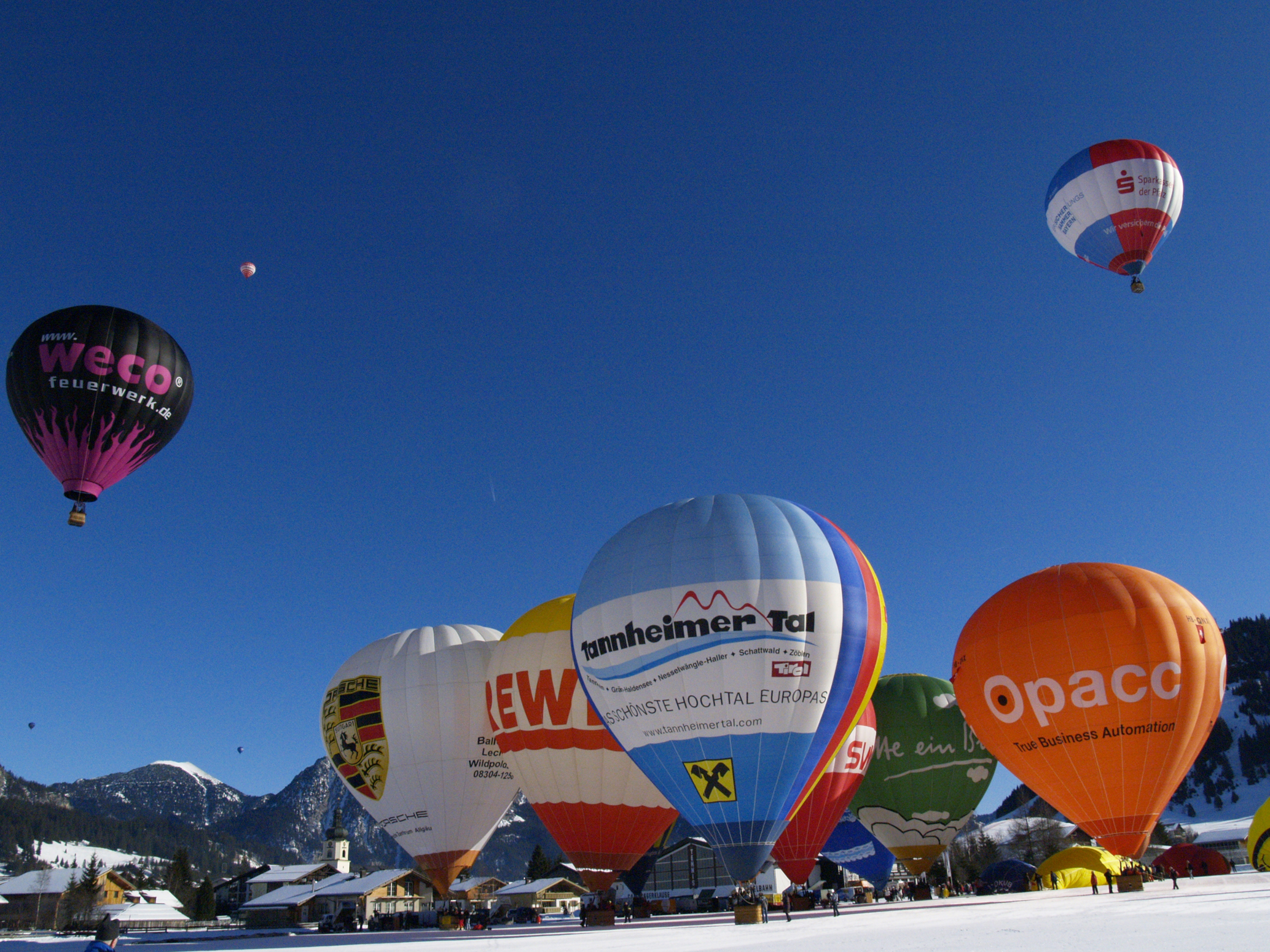 Internationales Ballonfestival im Tannheimer Tal.
