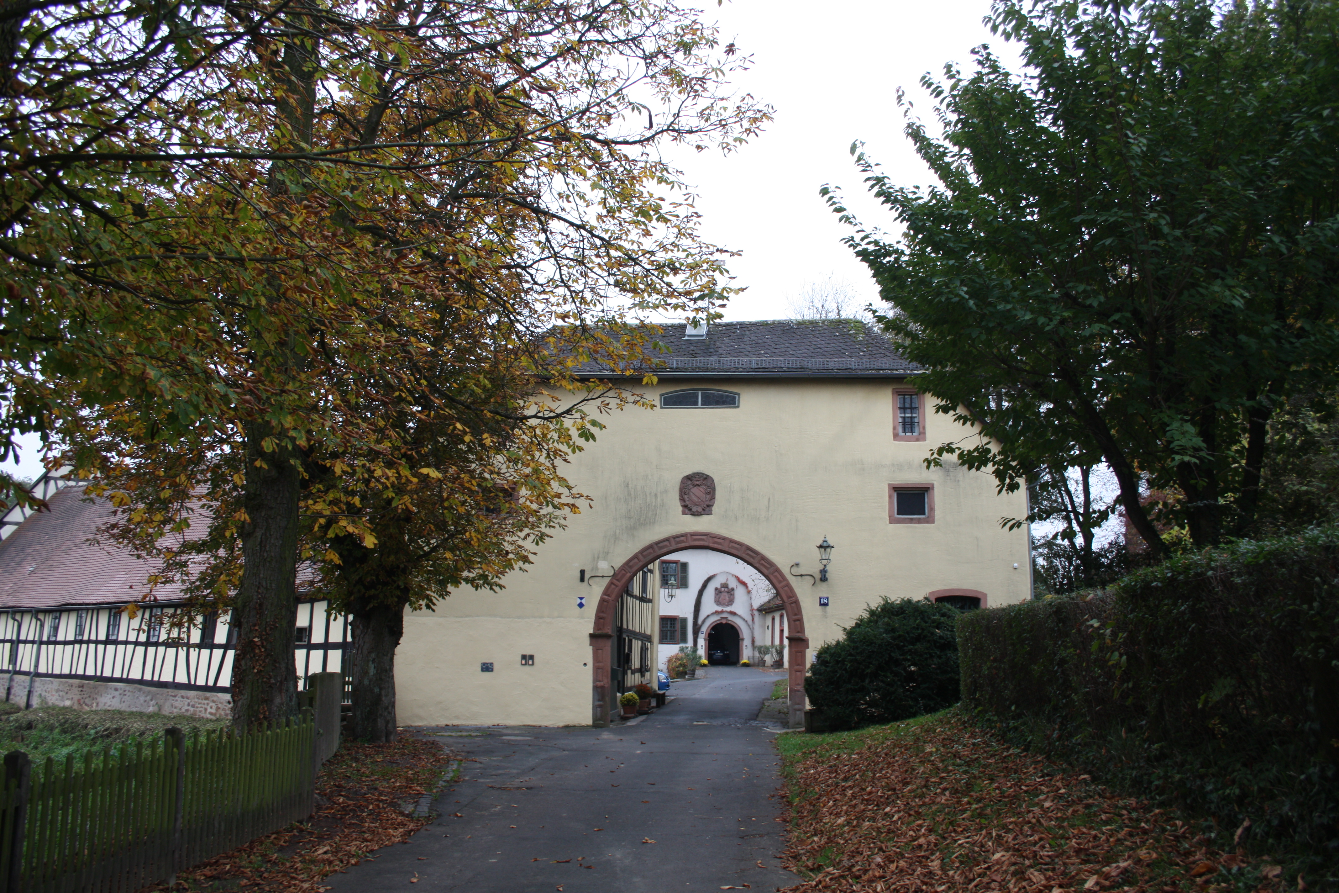 Torhaus von der Oberburg Heldenbergen.