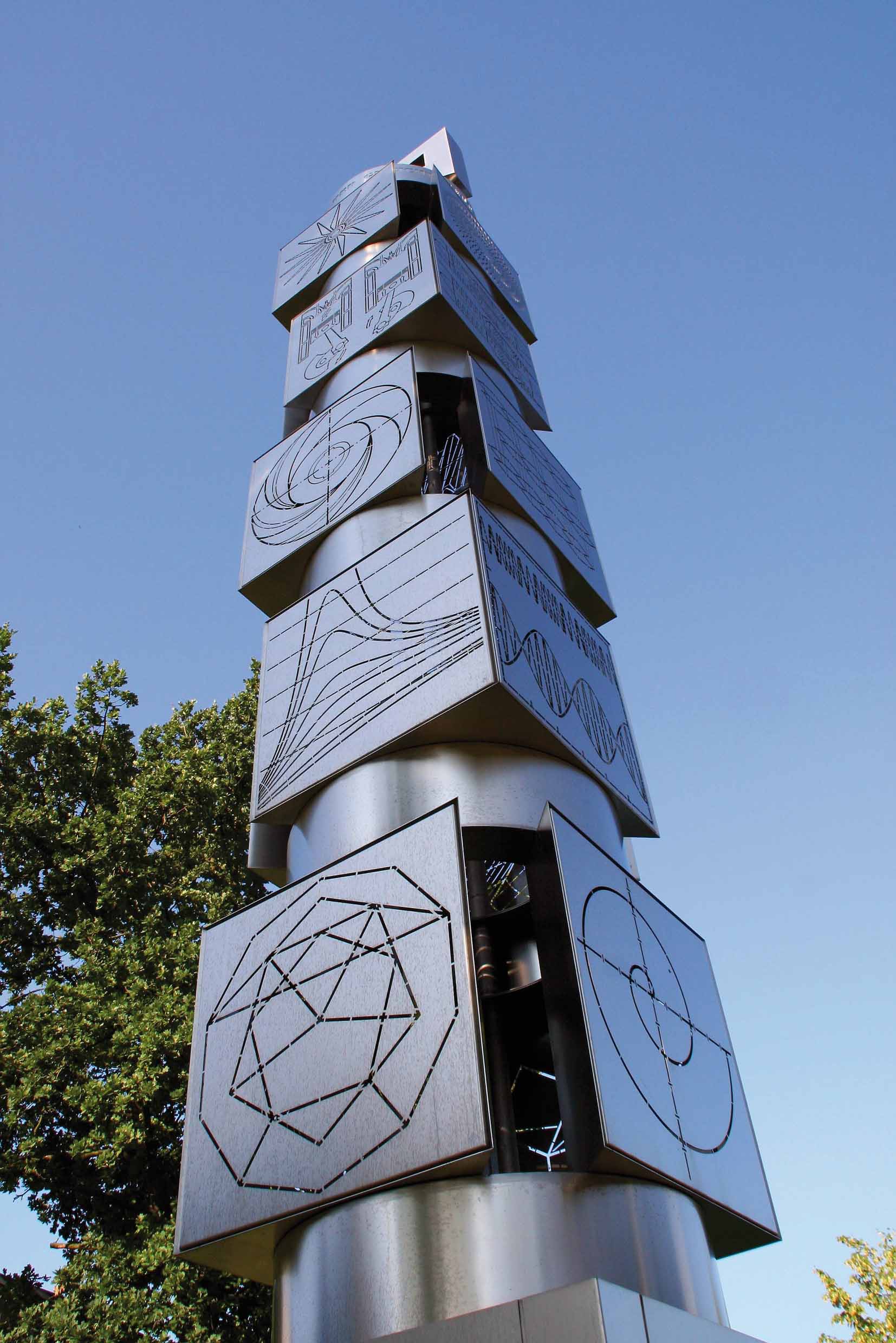 ''Turm der Technik'' vor der Fachhochschule in Wolfenbüttel