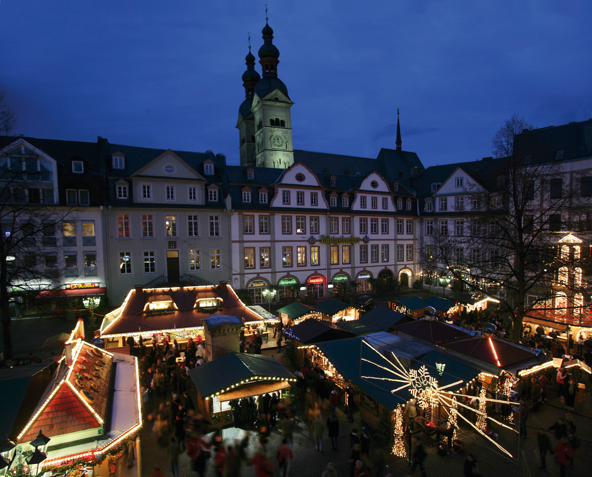 Der Koblenzer Weihnachtsmarkt am Plan.
