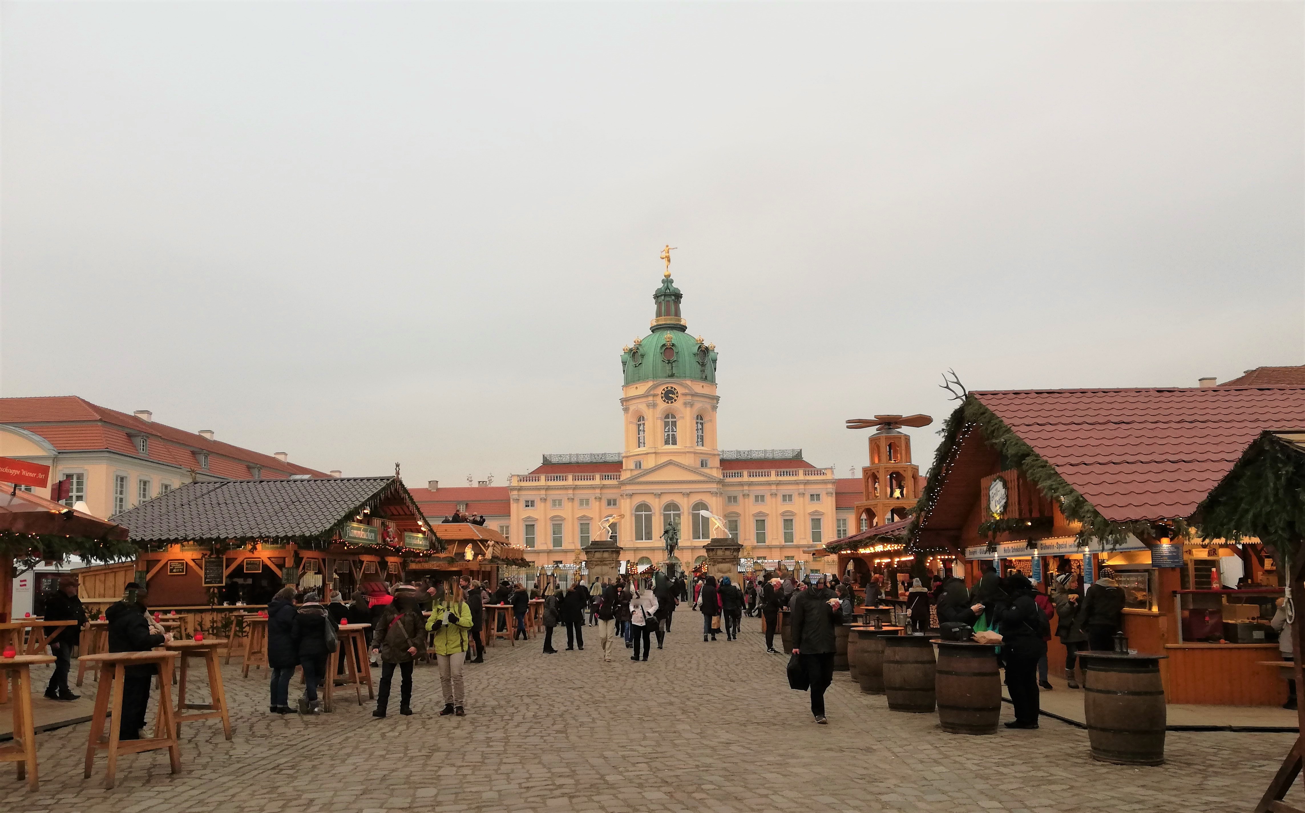 Weihnachtsmarkt am Schloss Charlottenburg.
