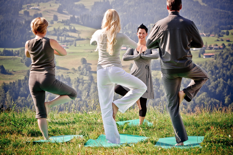 Yoga im Bergkristall – Natur und Spa Hotel Oberstaufen.
